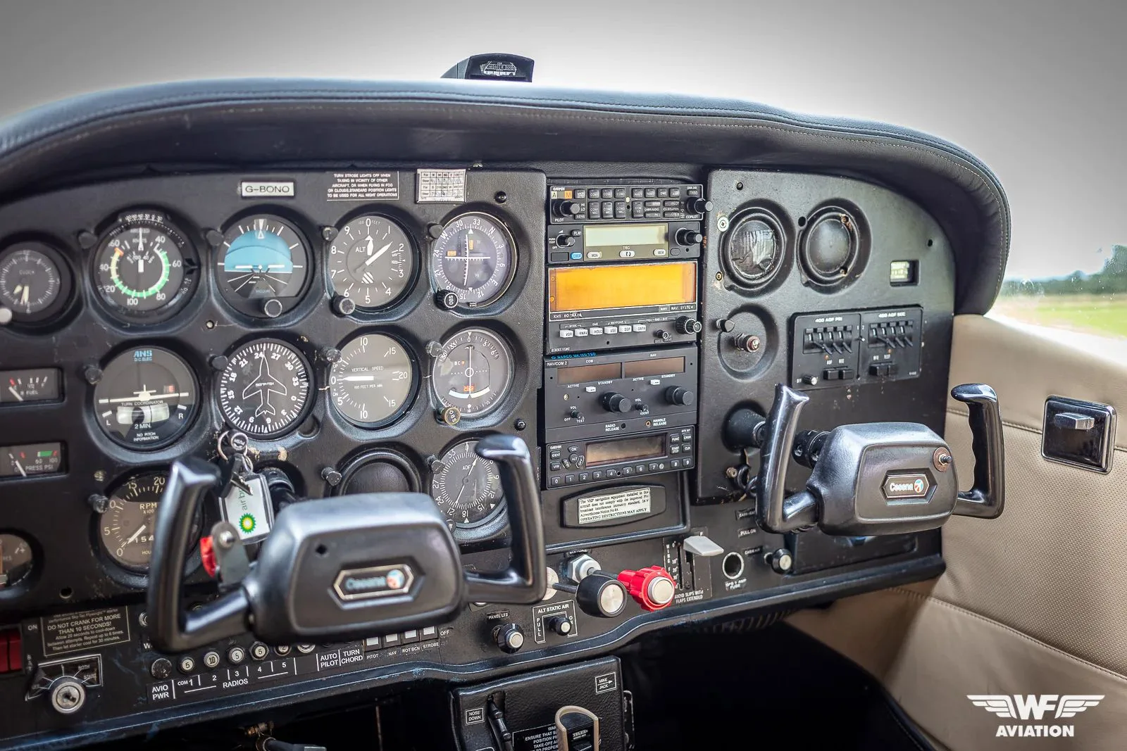 Cockpit and instrument panel of a 1977 Cessna 172N.