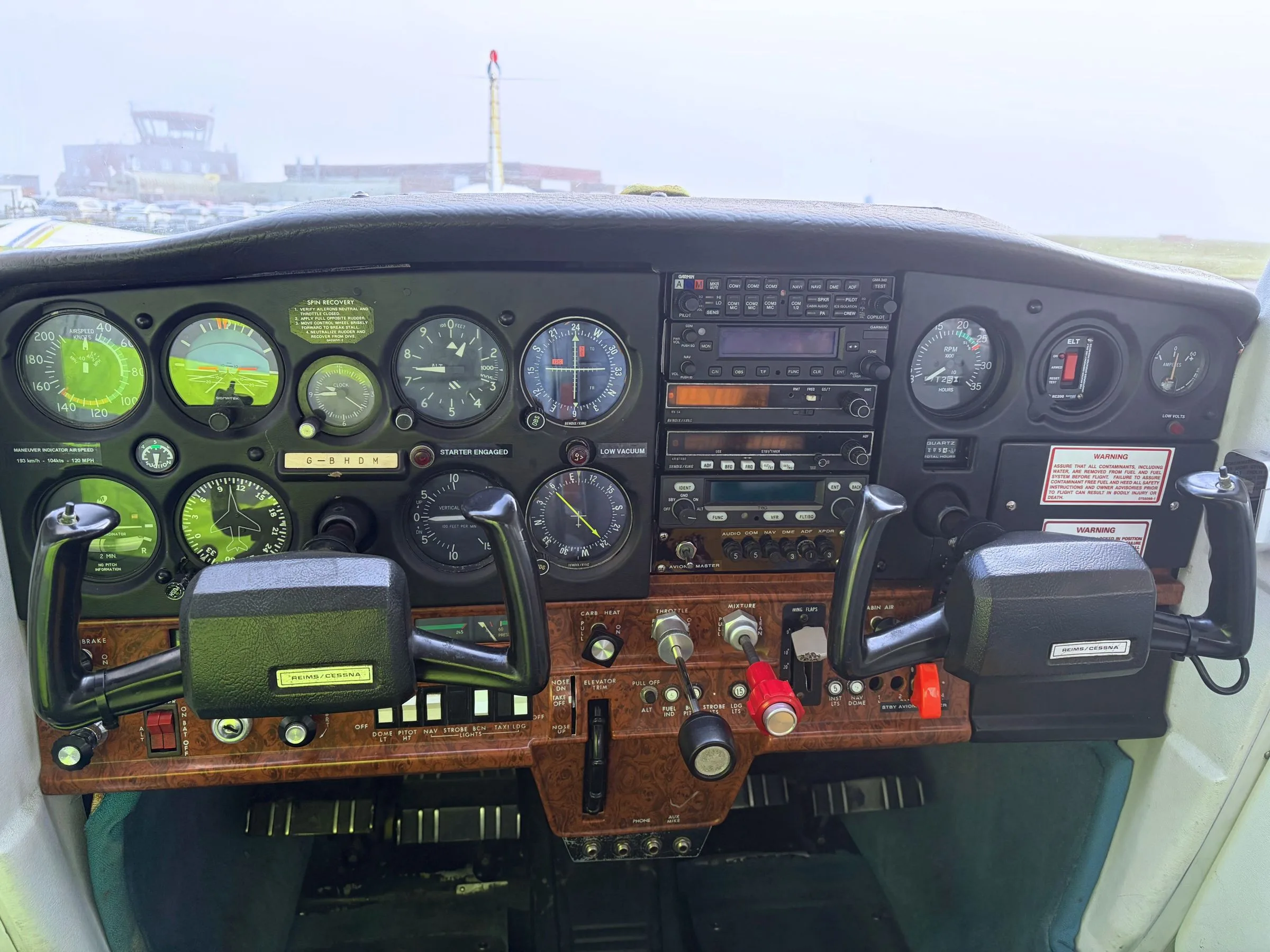 Cockpit and instrument panel of a 1979 Cessna F152.