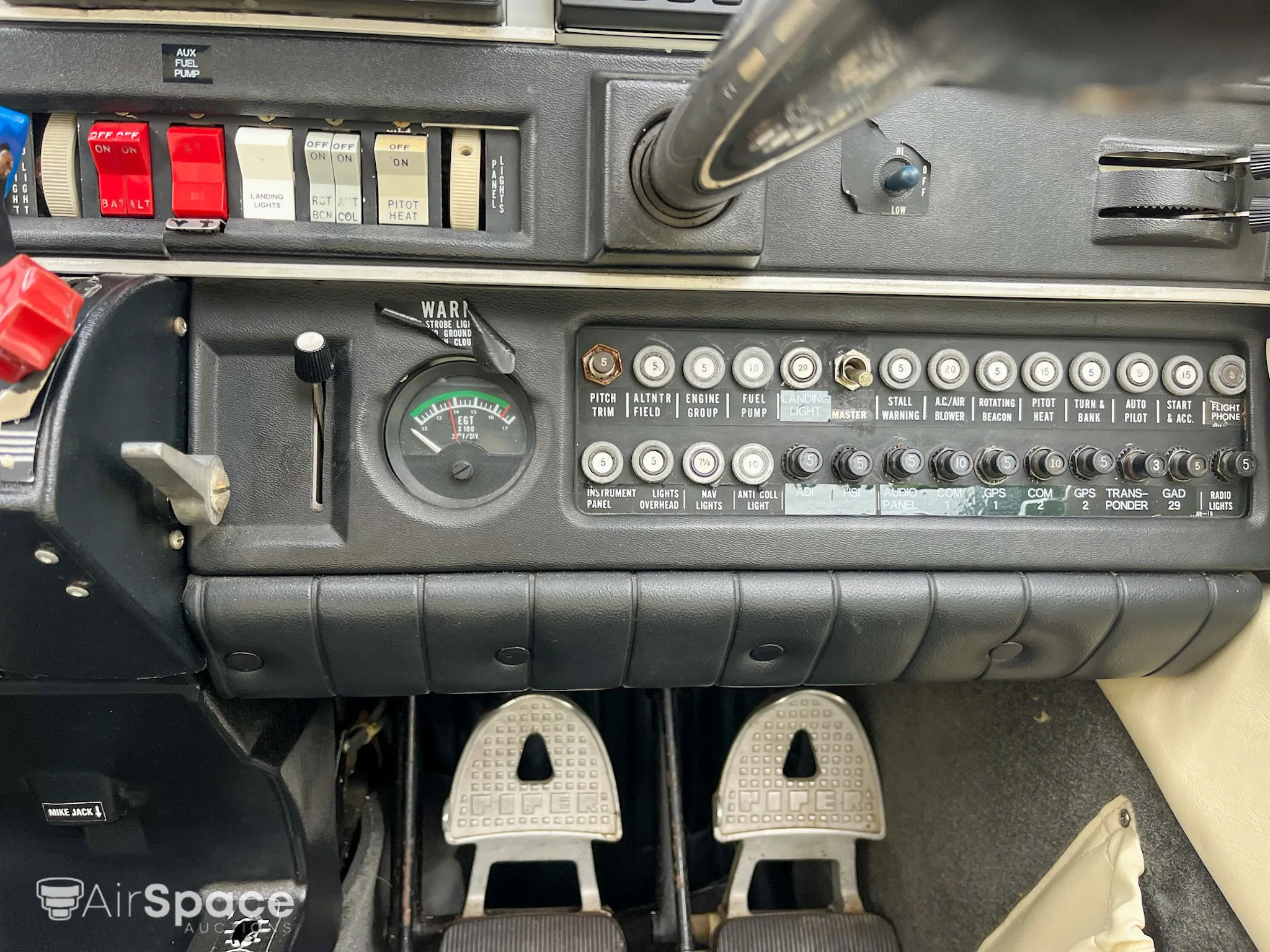 Cockpit and instrument panel of a 1979 Piper PA-28-201T Turbo Dakota.