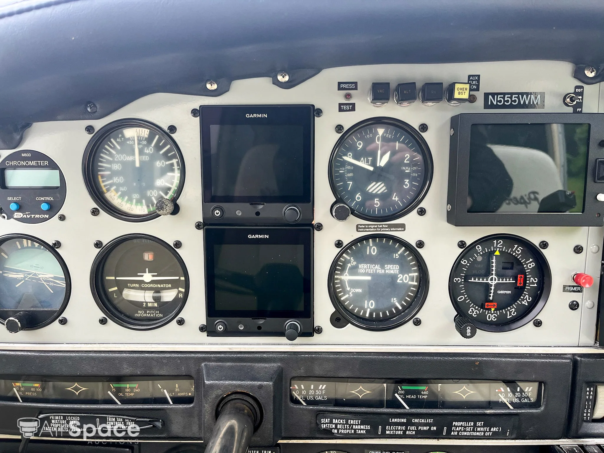 Cockpit and instrument panel of a 1979 Piper PA-28-201T Turbo Dakota.