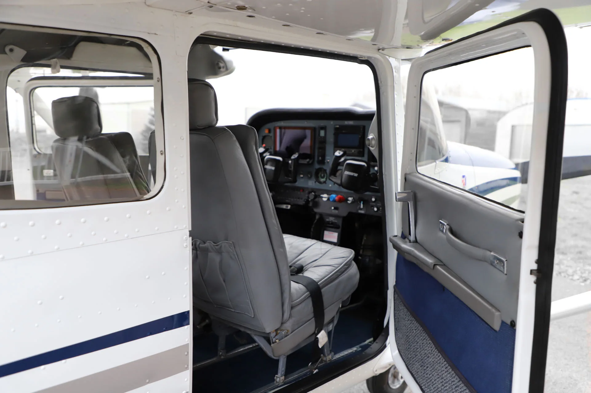Cabin interior of a 1980 Cessna 172RG Cutlass.