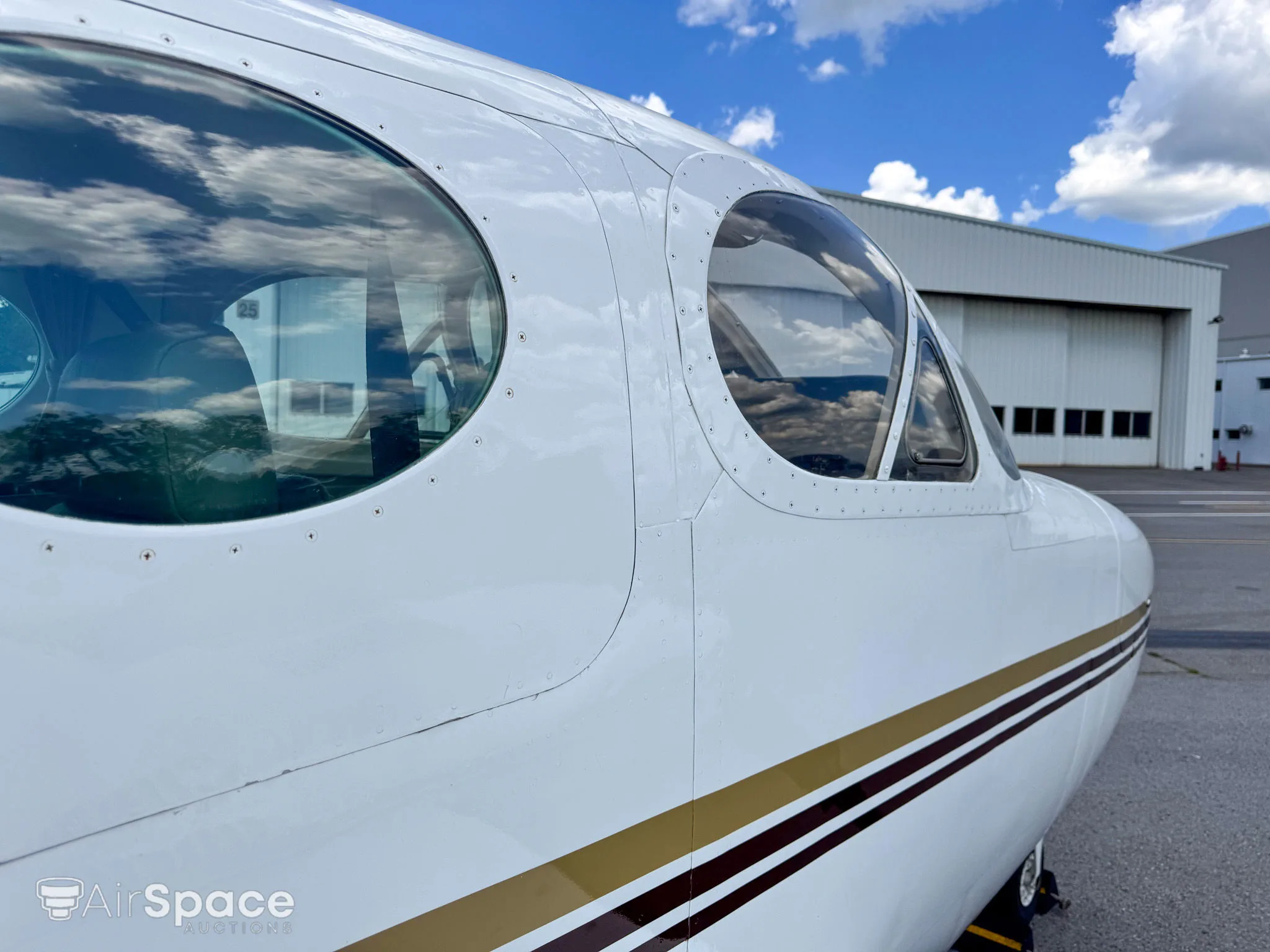 Exterior view of a 1984 Cessna 340.