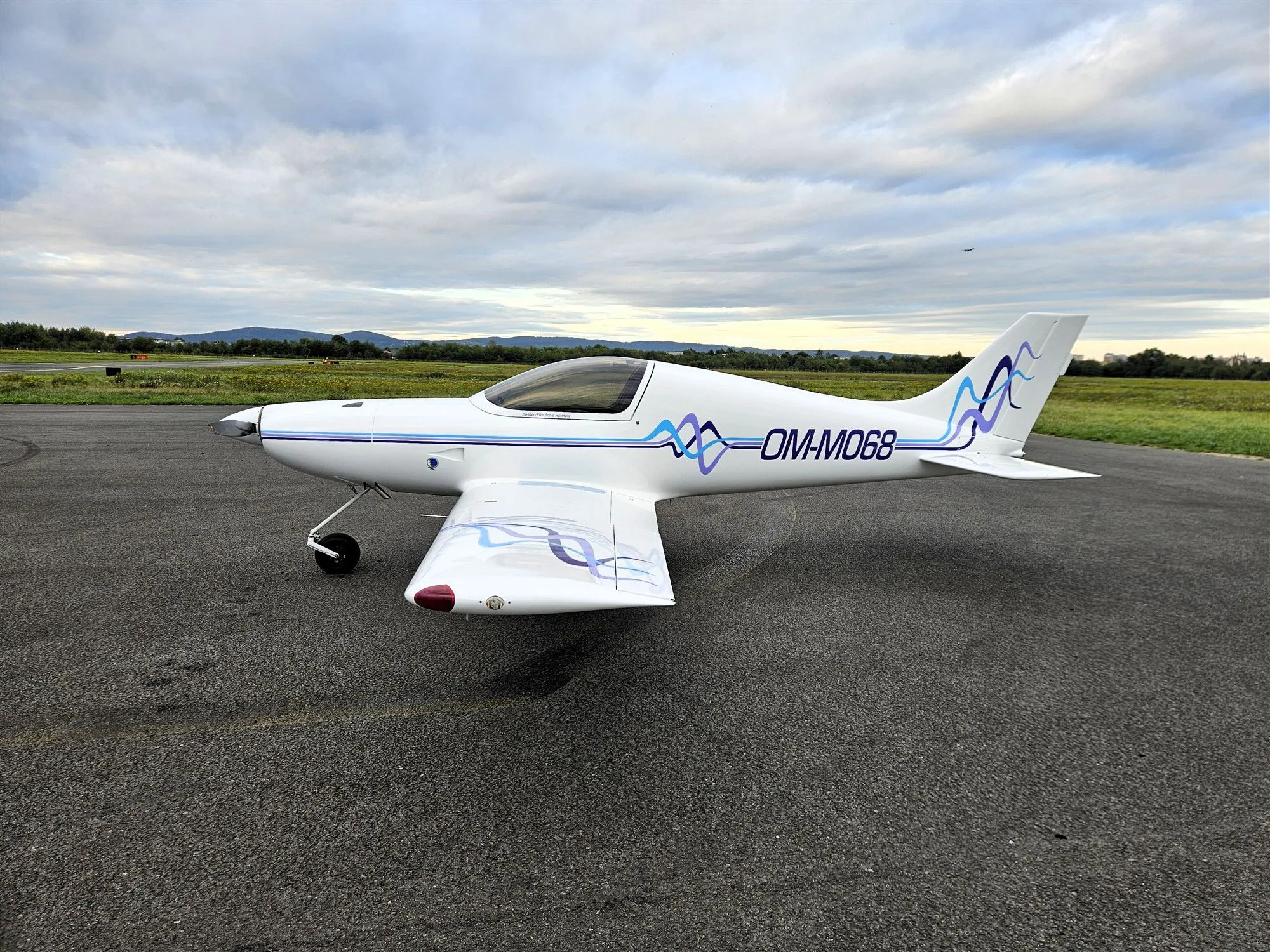Exterior view of a 1997 Aero Designs Pulsar.