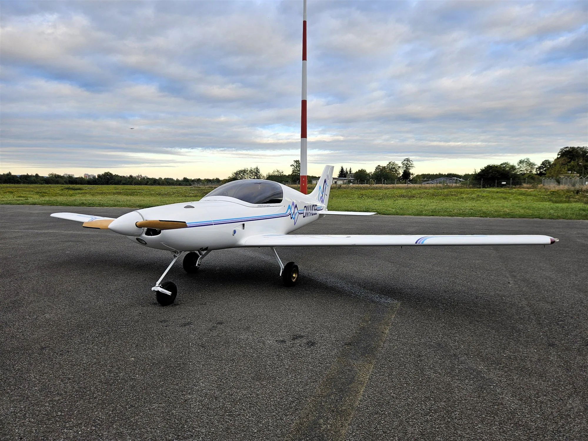 Exterior view of a 1997 Aero Designs Pulsar.