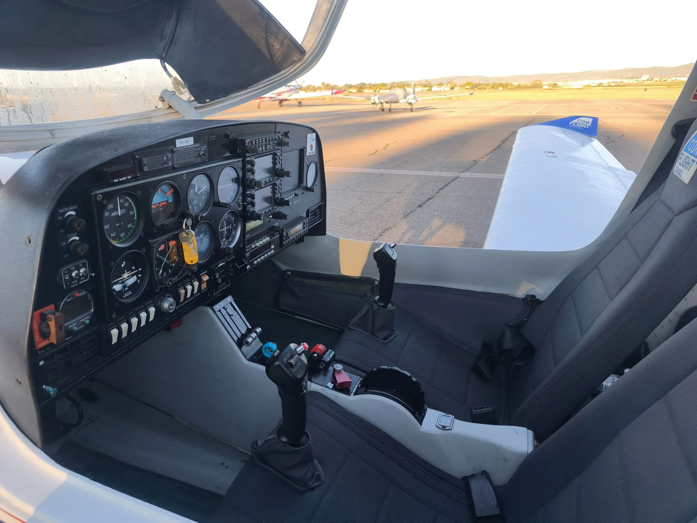 Cockpit and instrument panel of a 2000 Diamond DA40 Diamond Star.