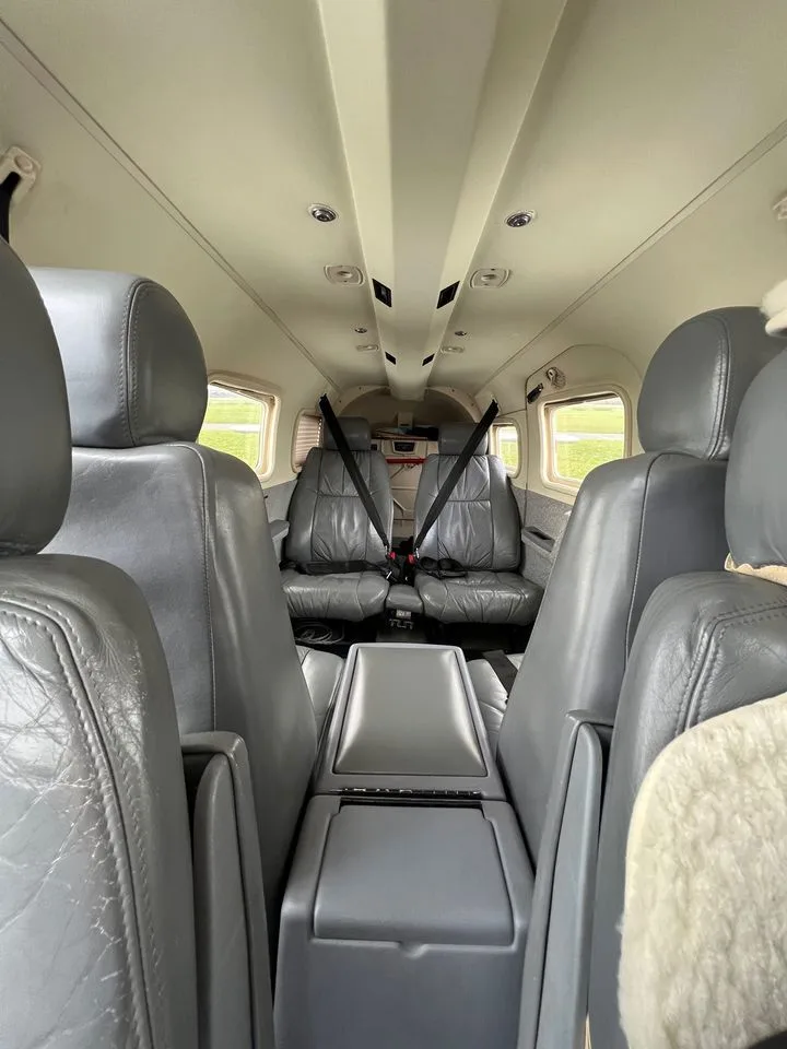Cabin interior of a 2001 Piper PA-32R-301T Saratoga 2 TC.