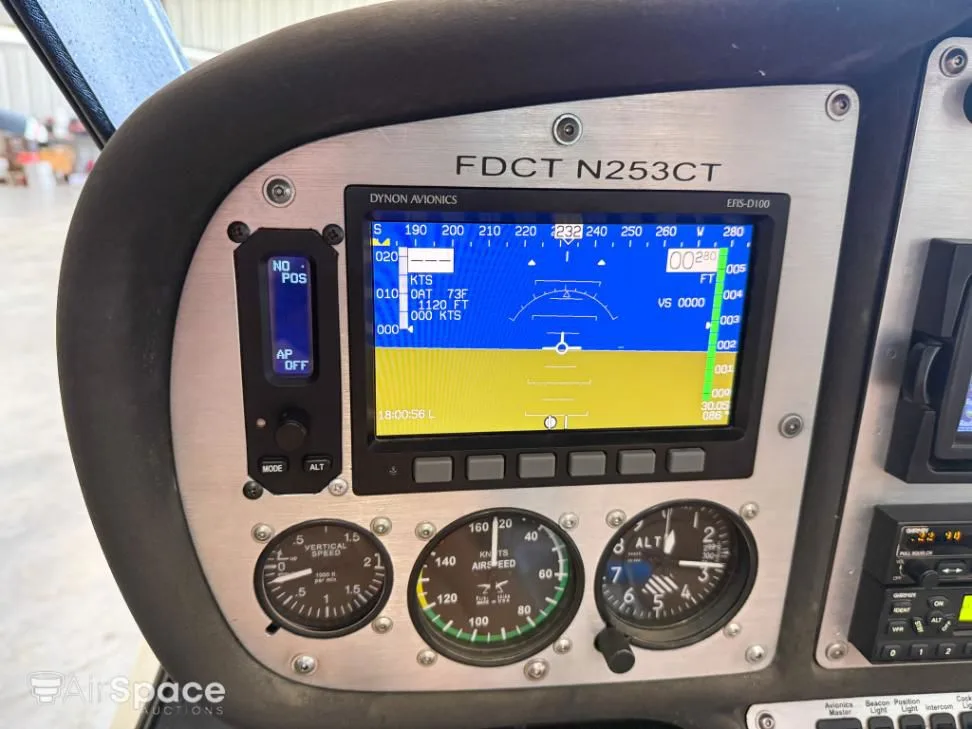 Cockpit and instrument panel of a 2007 Flight Design CTSW.