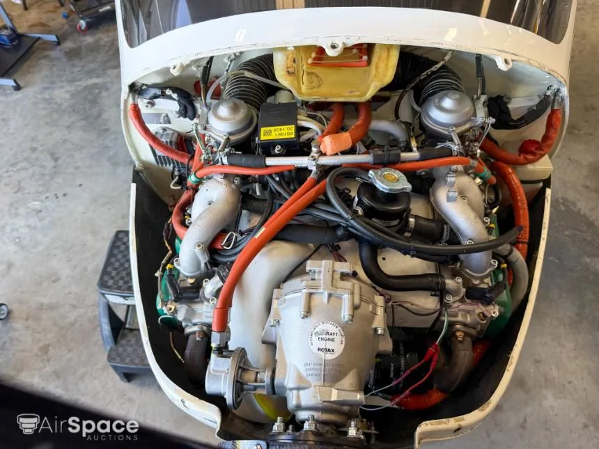 Engine detail of a 2007 Flight Design CTSW.