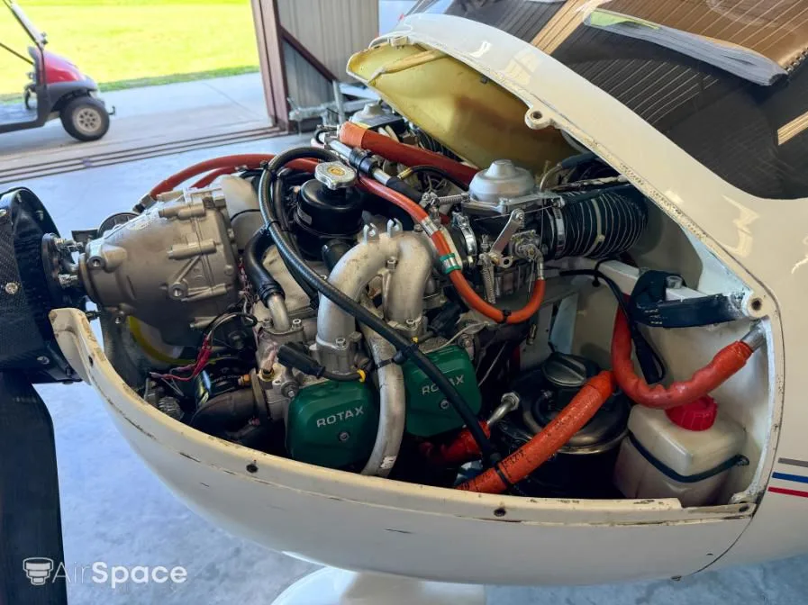 Engine detail of a 2007 Flight Design CTSW.