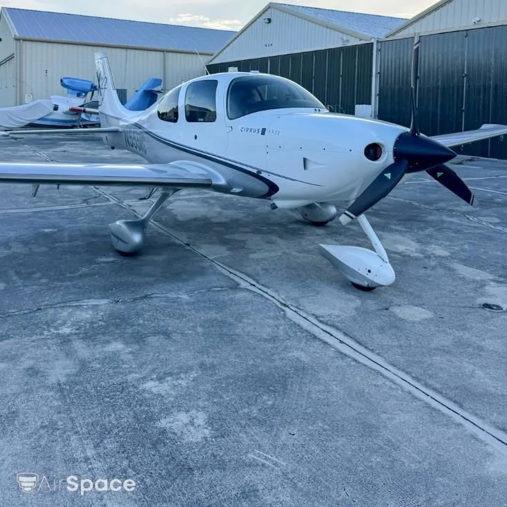 Exterior view of a 2010 Cirrus SR22 G2 GTS.