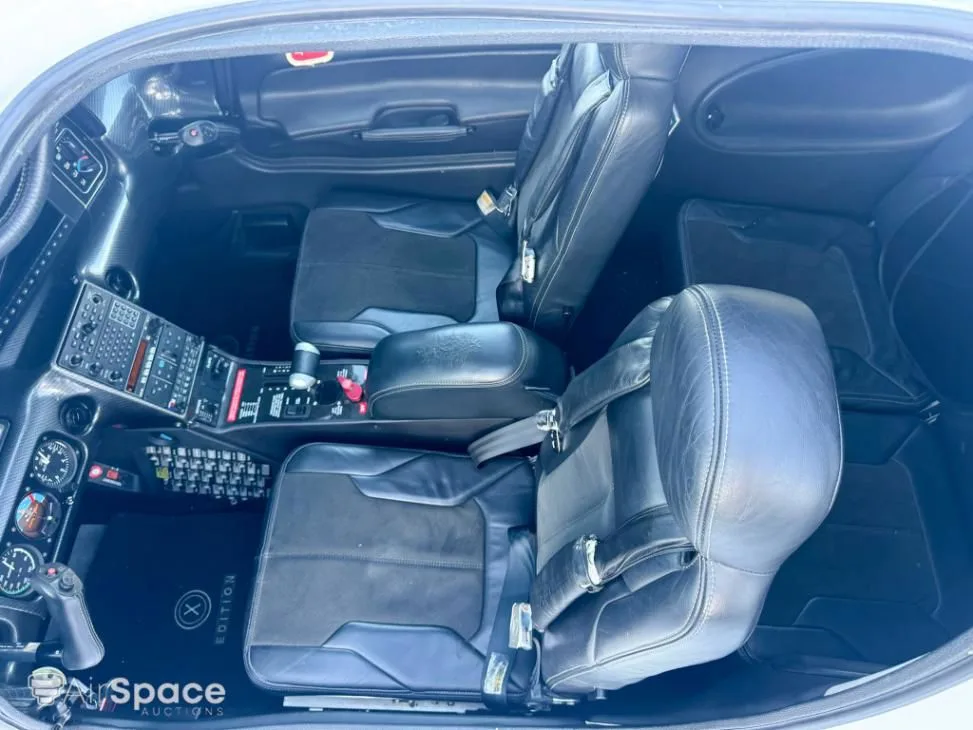 Cabin interior of a 2010 Cirrus SR22 G2 GTS.