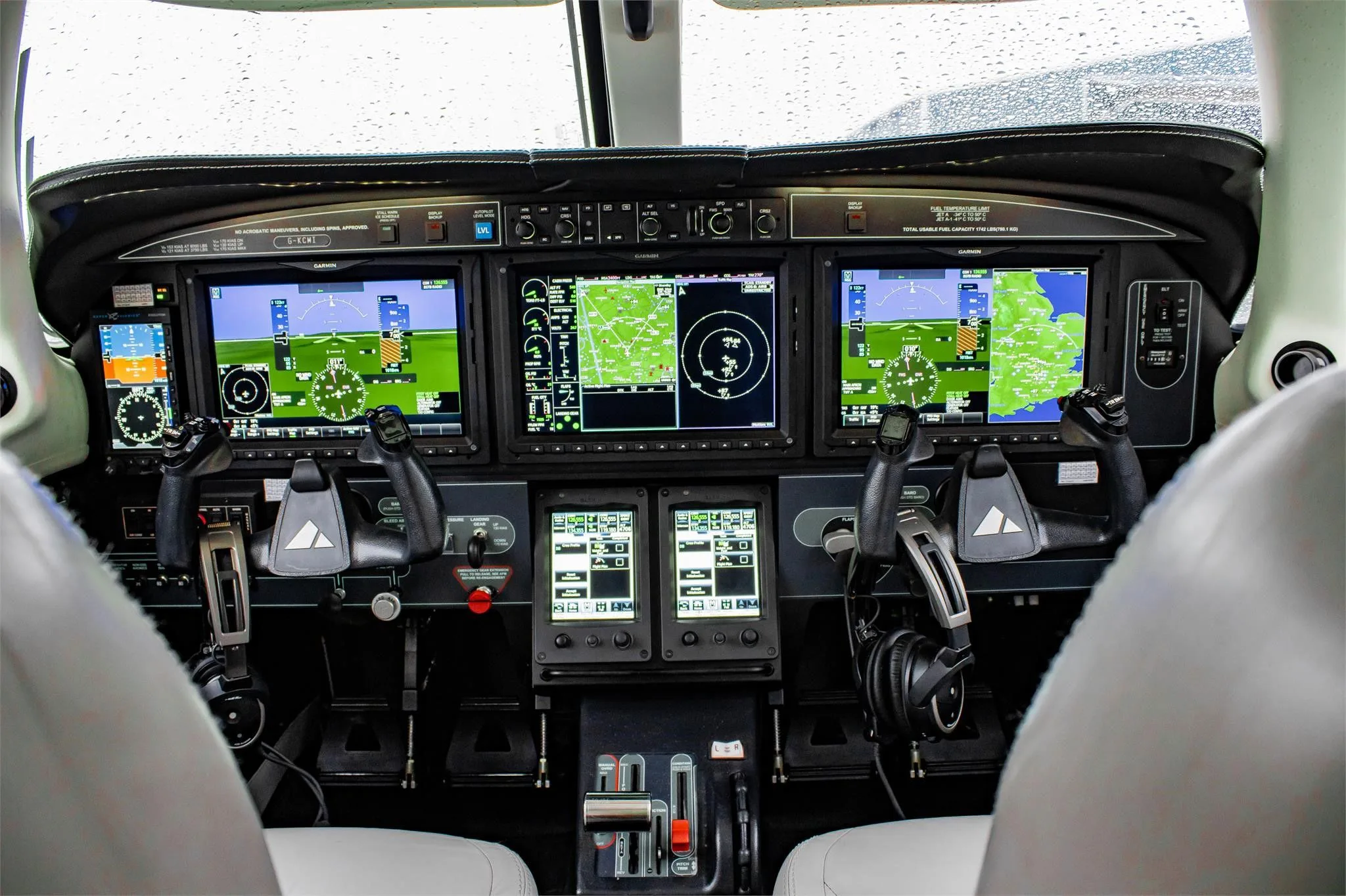 Cockpit and instrument panel of a 2018 Piper PA-46 M600.