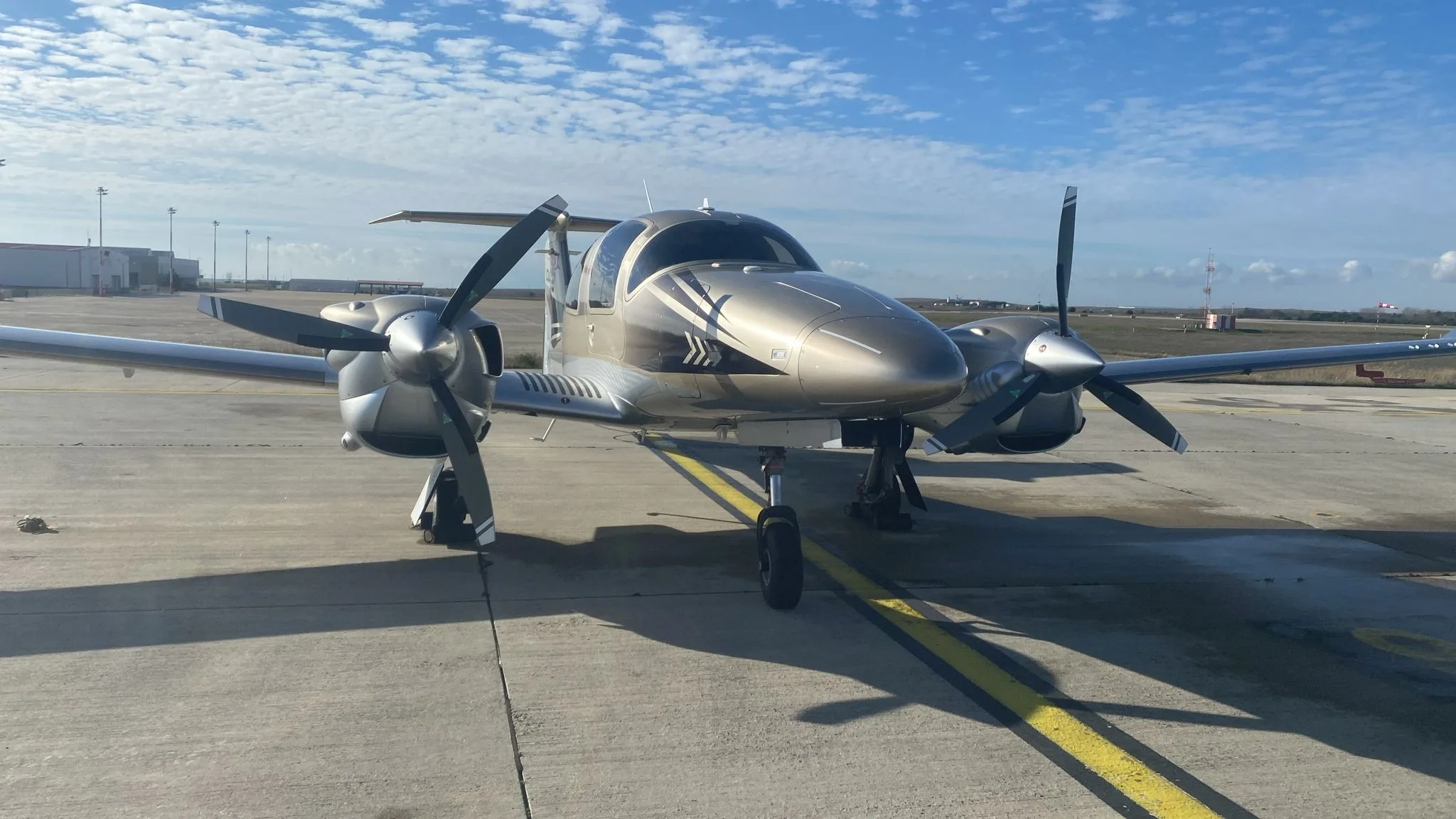 Exterior view of a 2019 Diamond DA62, TC-MYM.
