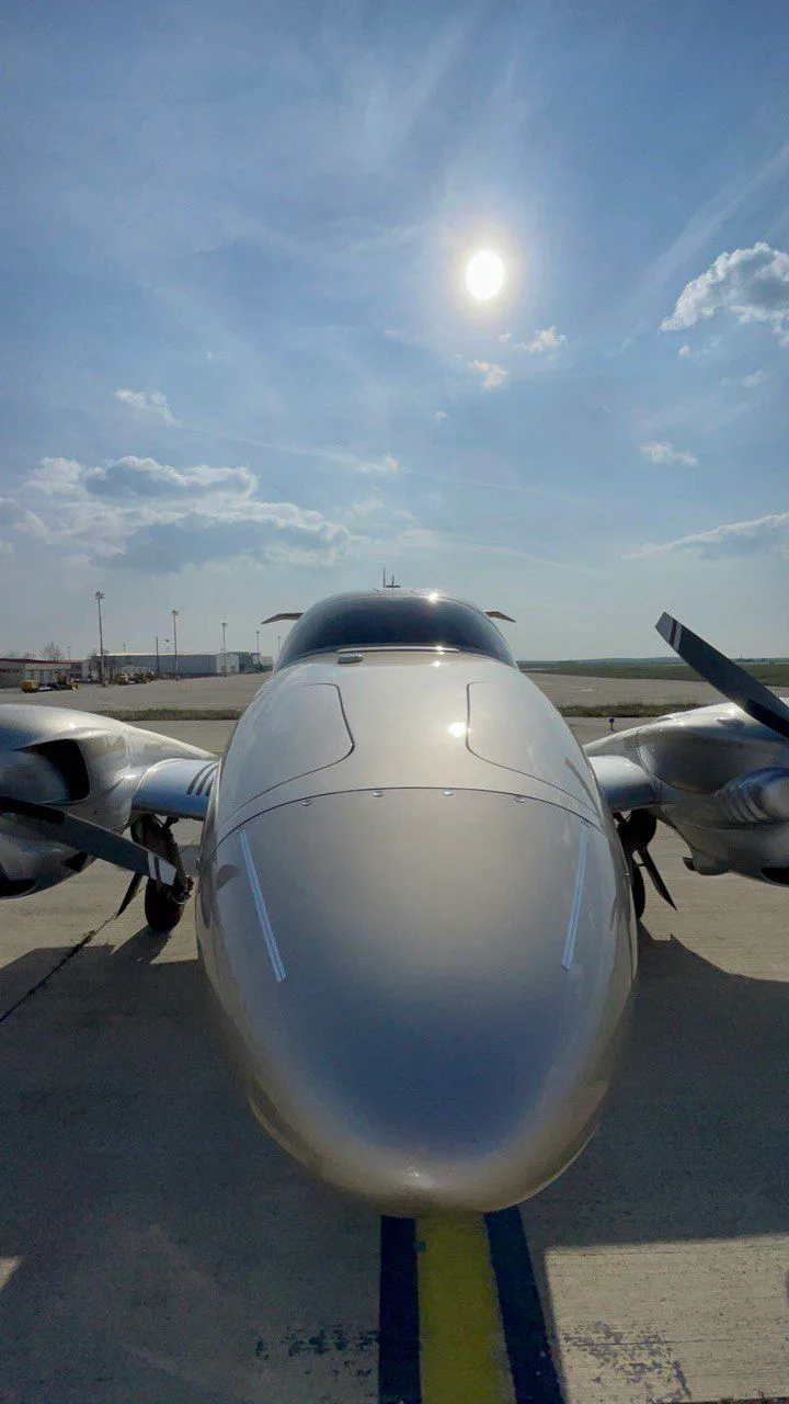 Exterior view of a 2019 Diamond DA62, TC-MYM.