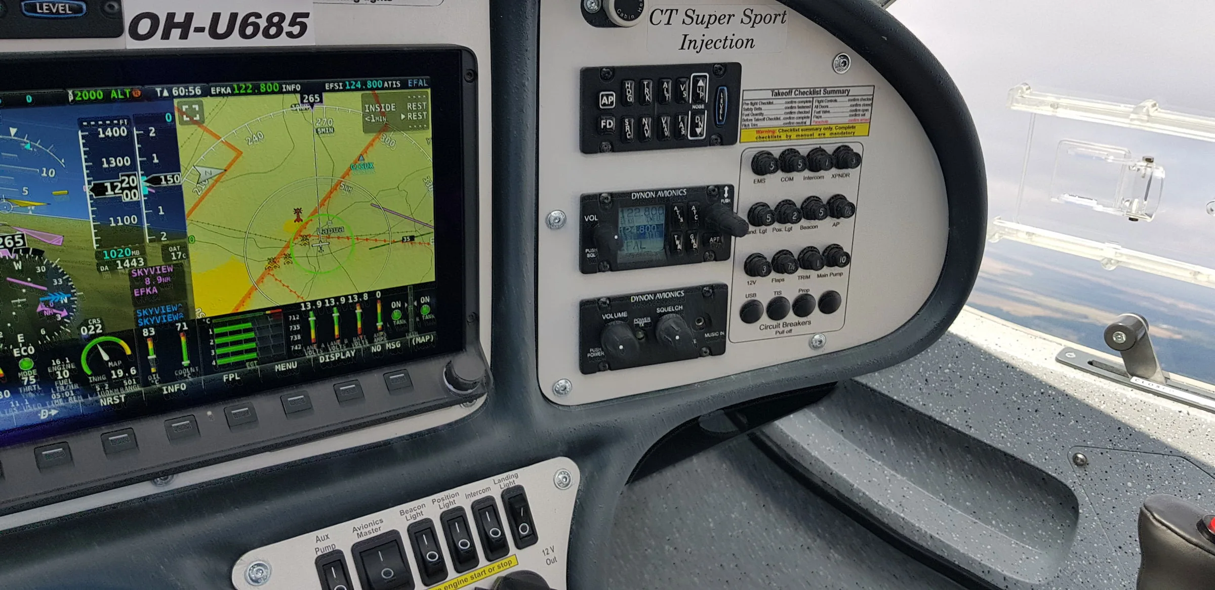 Avionics suite of a 2019 Flight Design CT Supralight.
