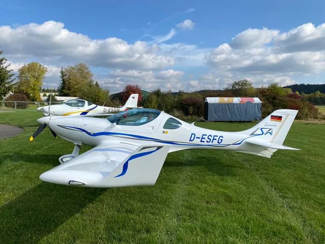 Exterior view of a 2020 Aerospool WT9 Dynamic LSA.