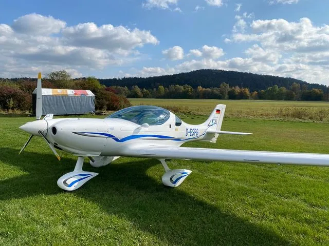 Exterior view of a 2020 Aerospool WT9 Dynamic LSA.