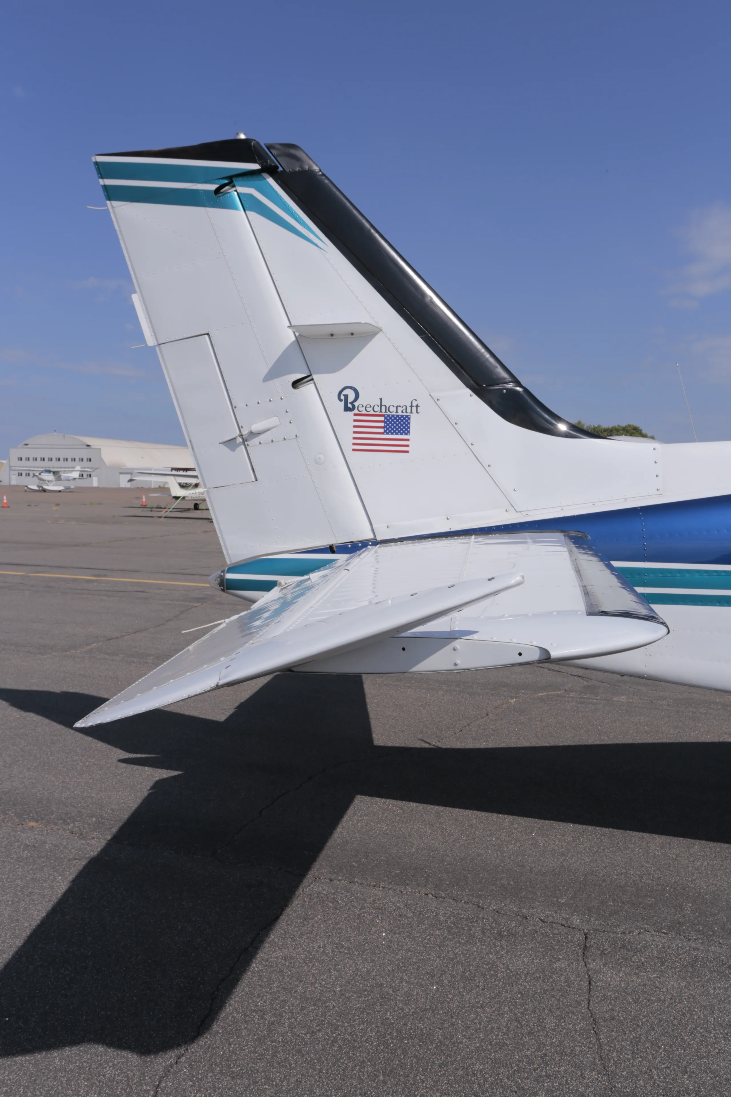 Marketing image of a 1982 Beech baron 58p.