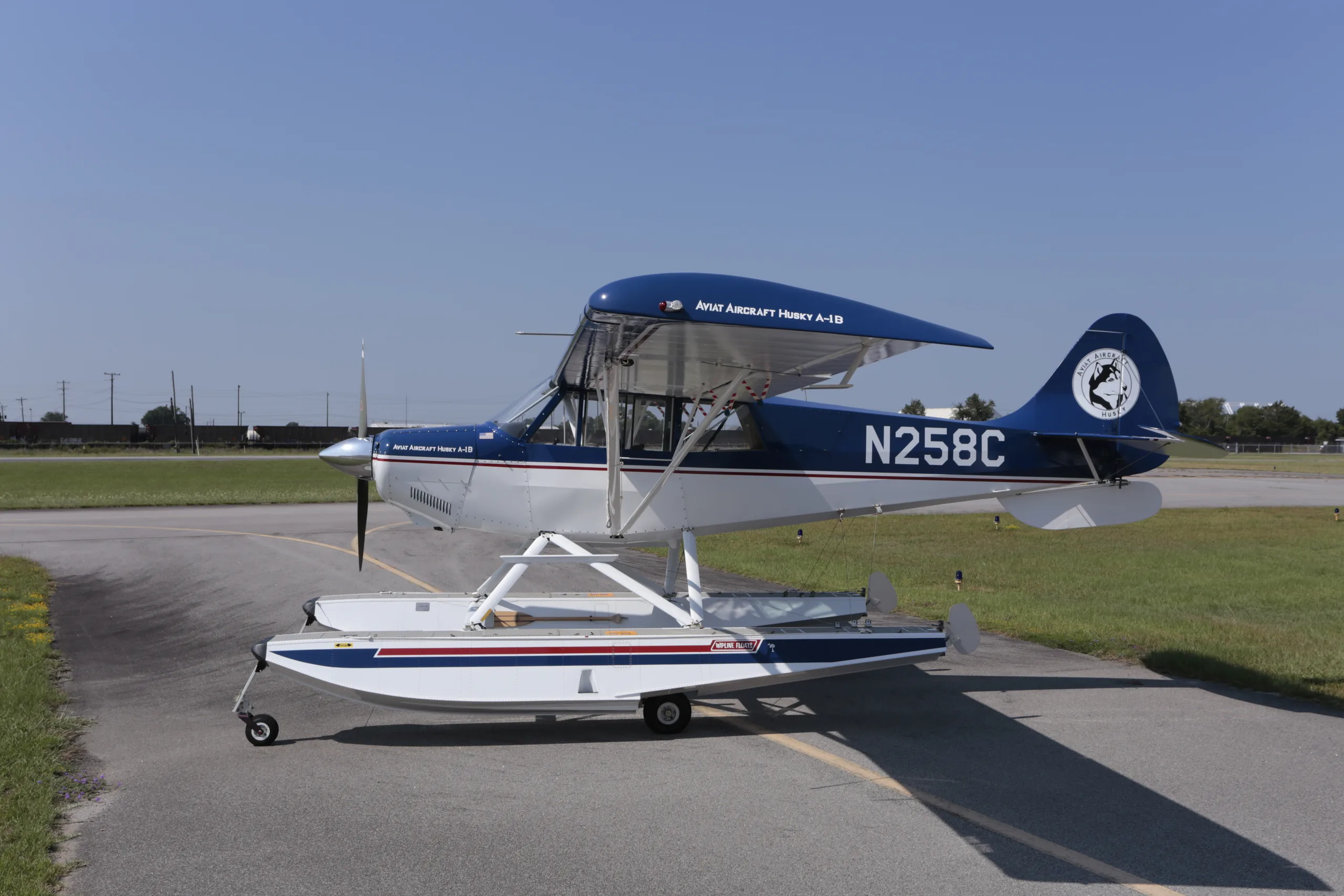 Exterior view of a 1999 Aviat a 1b.