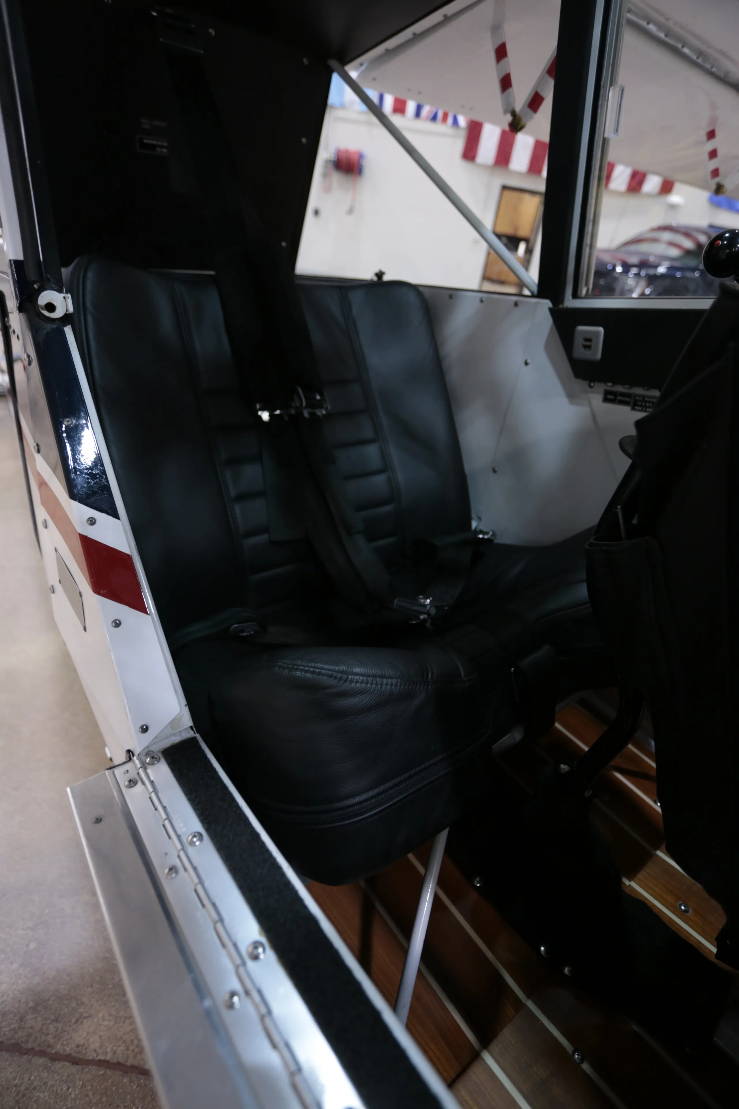 Cabin interior of a 2008 Aviat husky a 1c 180.