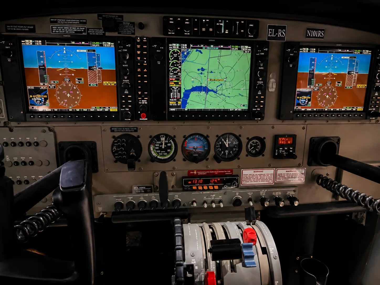 Avionics suite of a 2016 Cessna 208b ex 2.