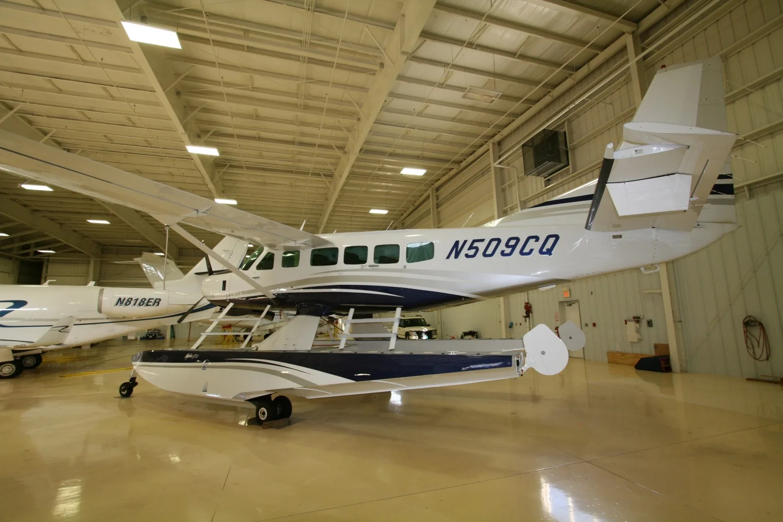 Exterior view of a 2018 Cessna caravan amphibious.