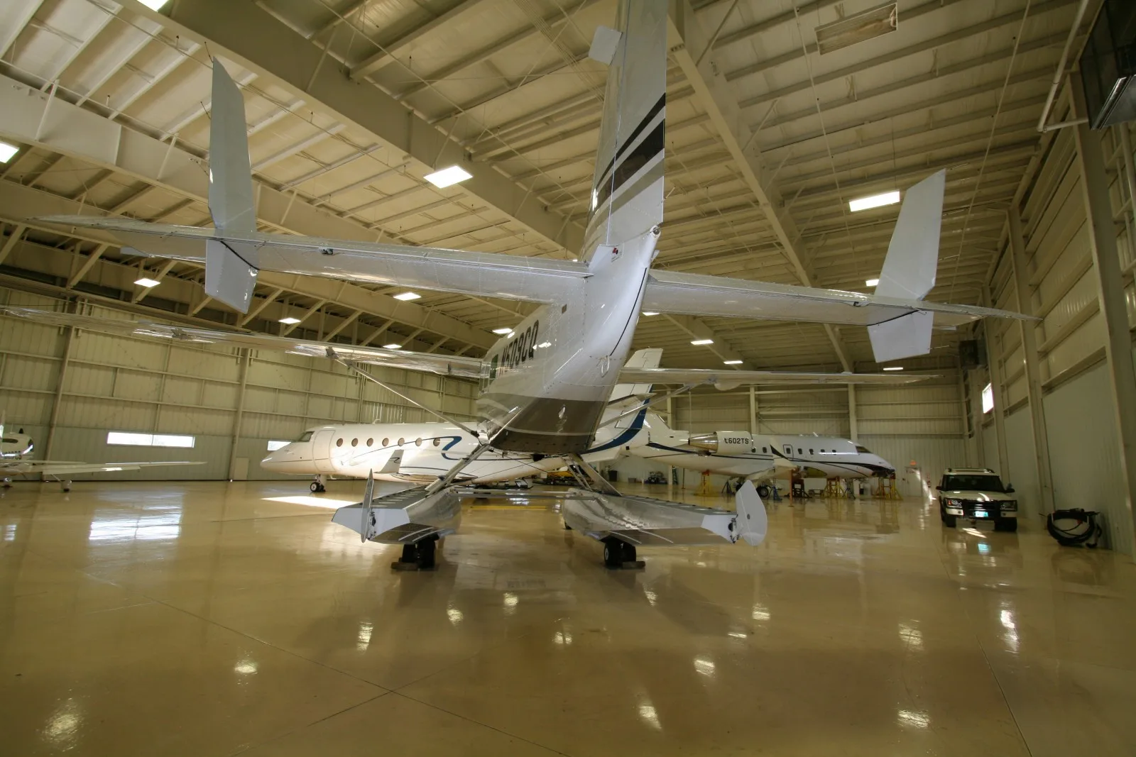 Exterior view of a 2018 Cessna caravan amphibious.