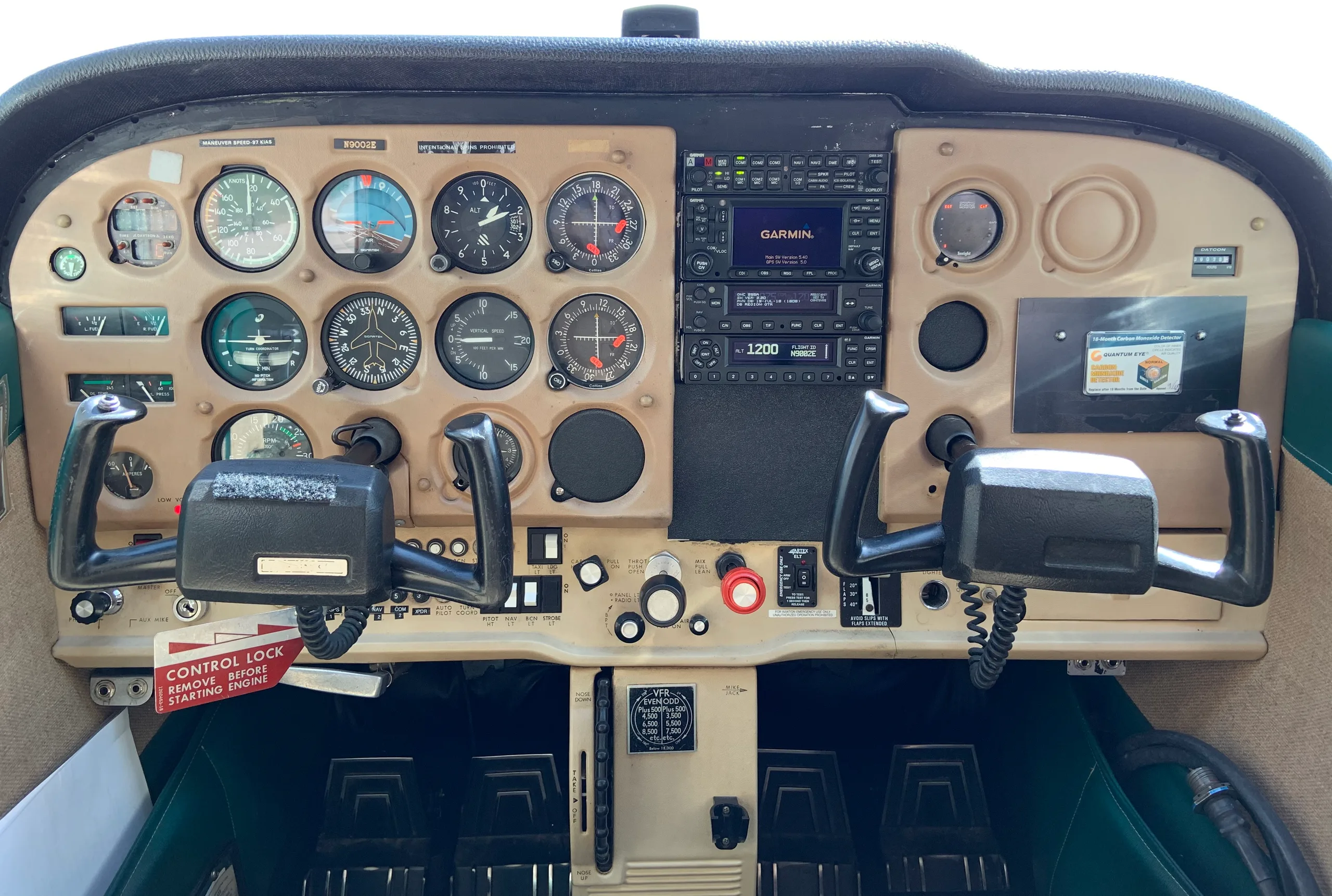 Cockpit and instrument panel of a Cessna 172N.