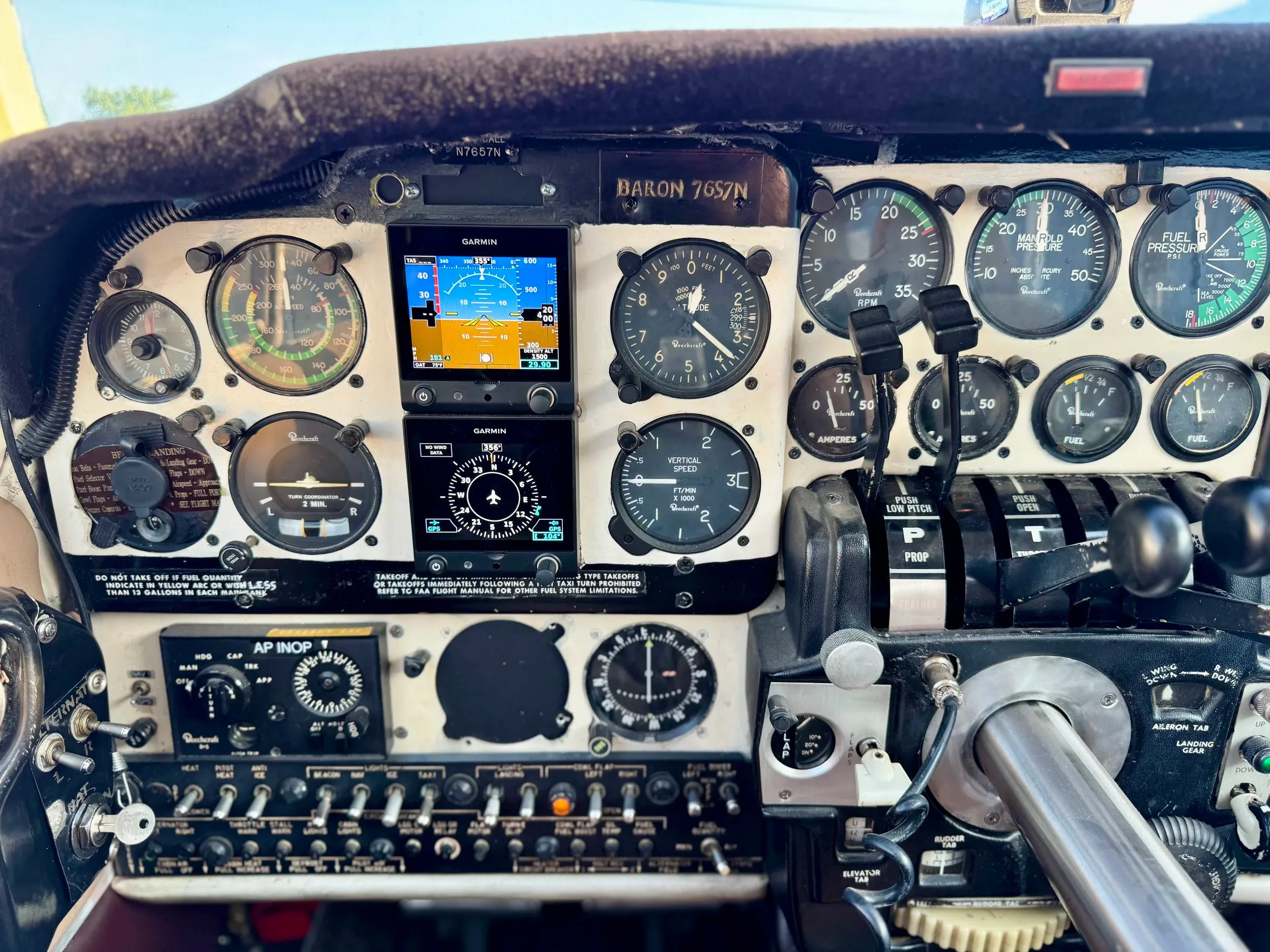 Cockpit and instrument panel of a 1968 Zane Co Aero B55 Baron N7657N — Zane Co Aero.