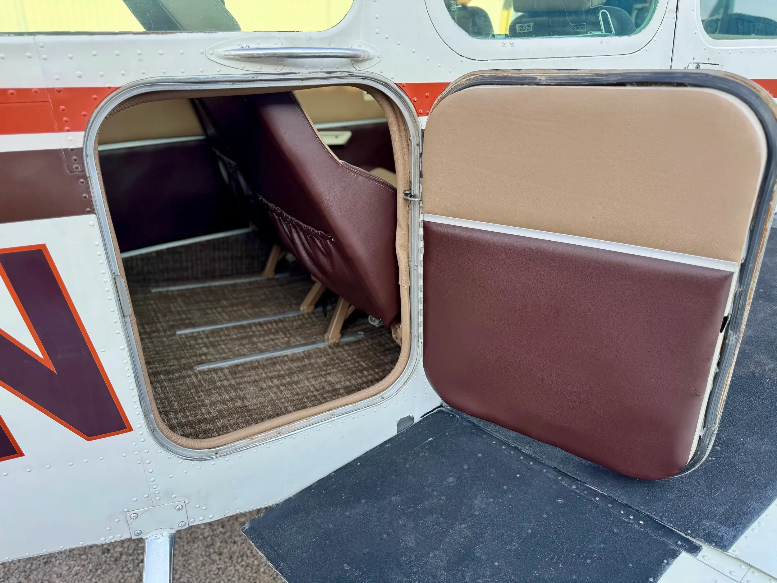 Cabin interior of a 1968 Zane Co Aero B55 Baron N7657N — Zane Co Aero.