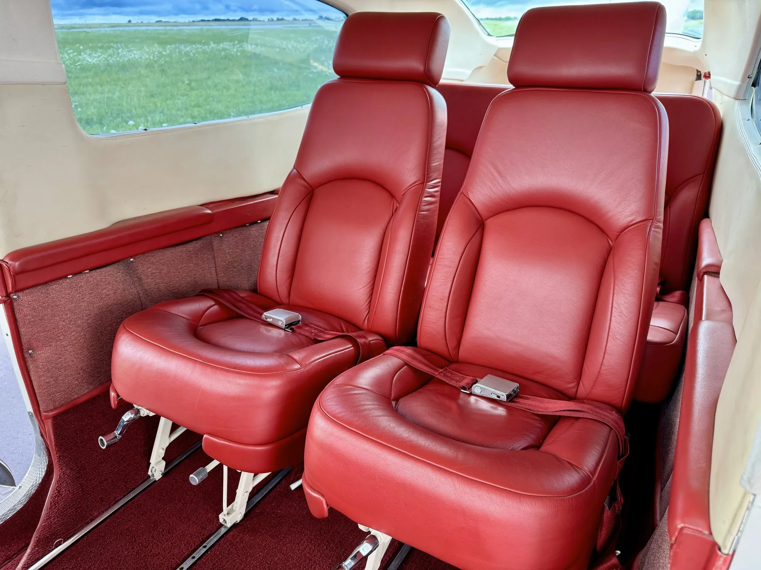 Cabin interior of a 1977 Zane Co Aero 210M CENTURION TURBO.