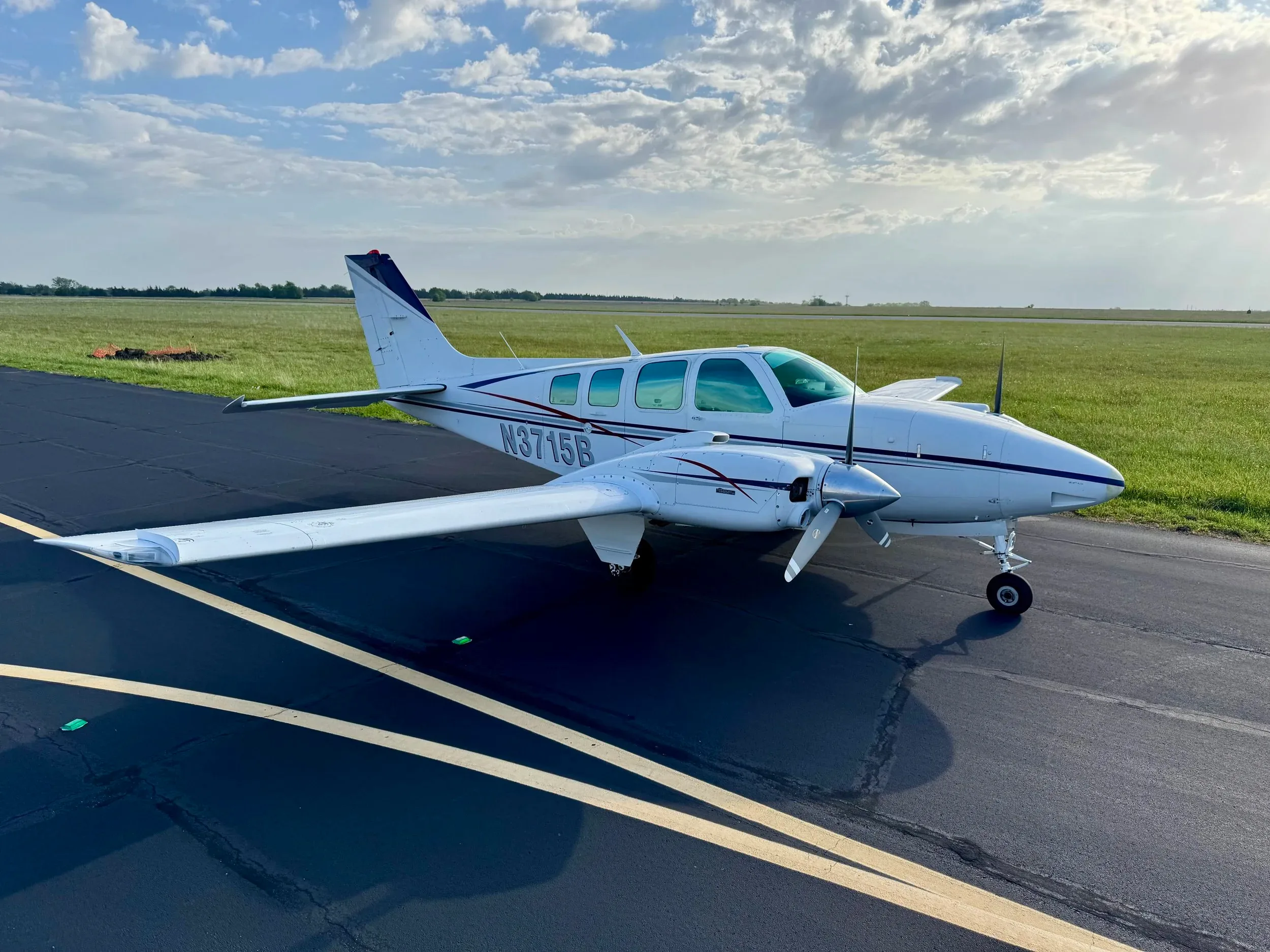 Exterior view of a 1980 Zane Co Aero B58 Baron N3715B — Zane Co Aero, N3715B.