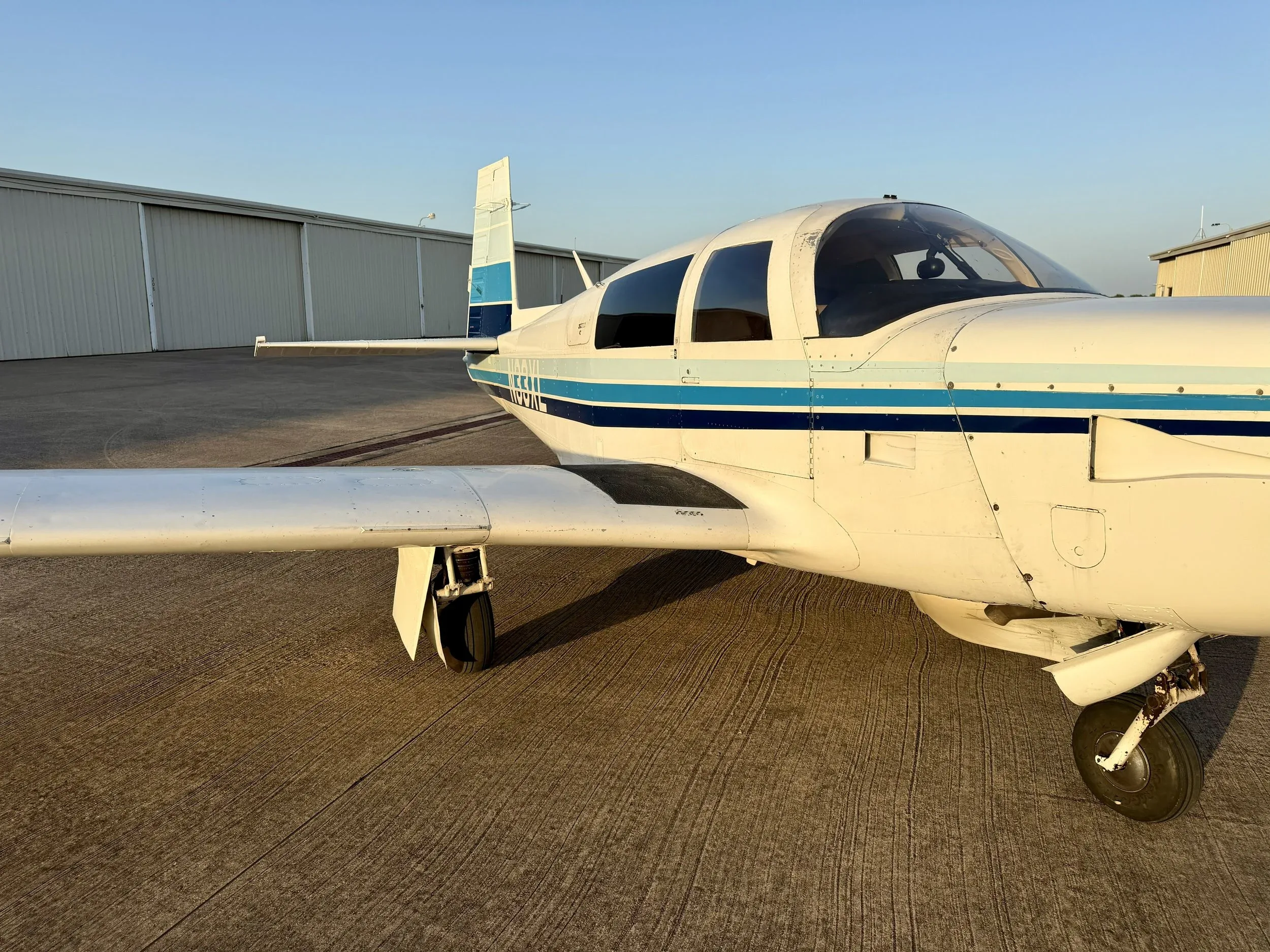 Exterior view of a 1981 Zane Co Aero M20K 231 N33XL — Zane Co Aero, N33XL.