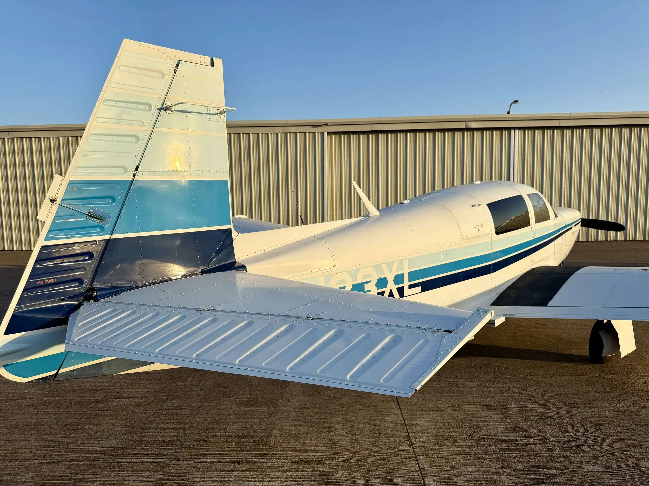 Exterior view of a 1981 Zane Co Aero M20K 231 N33XL — Zane Co Aero, N33XL.