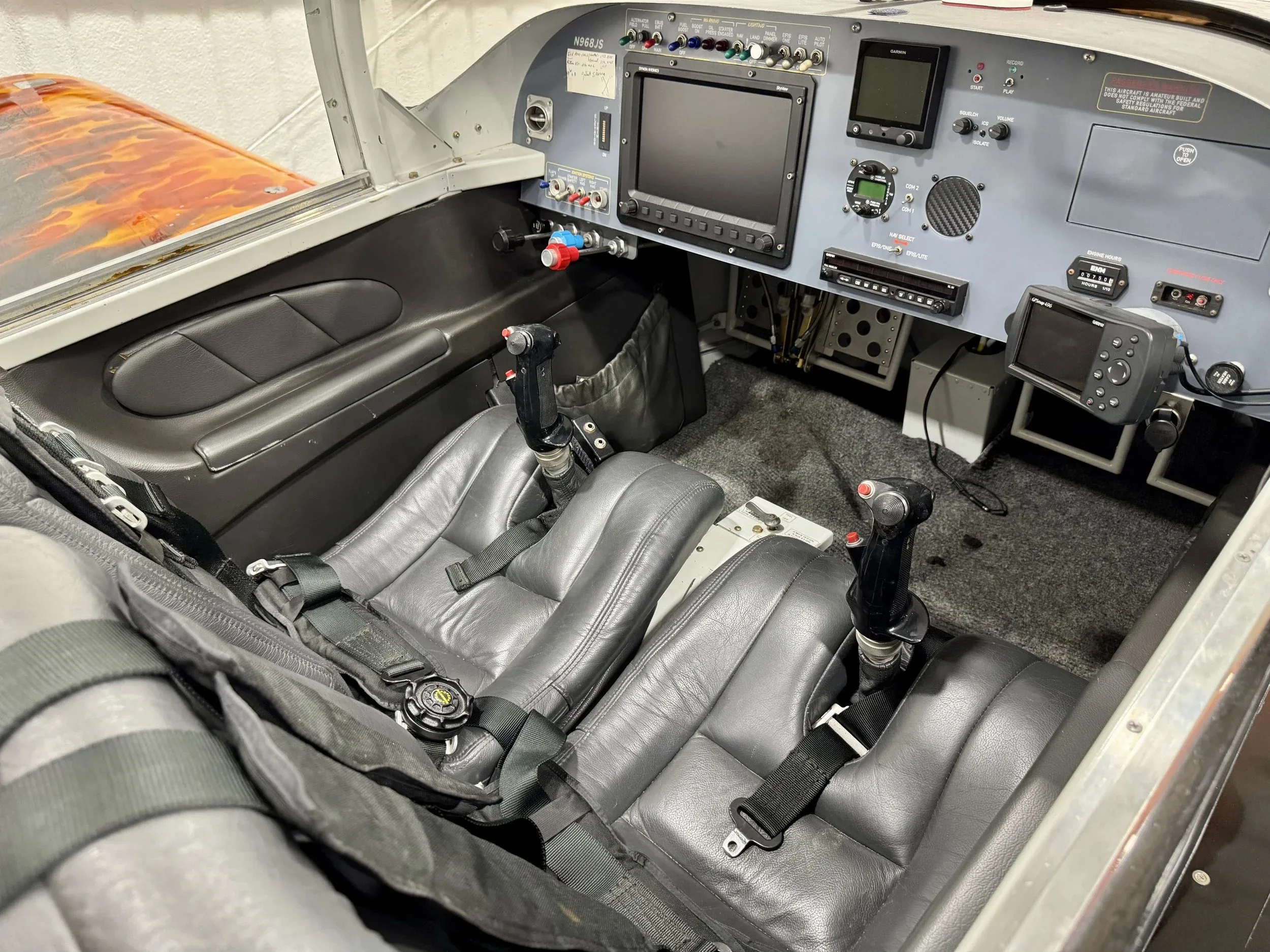 Cabin interior of a 2005 Zane Co Aero rv 6 n968js.