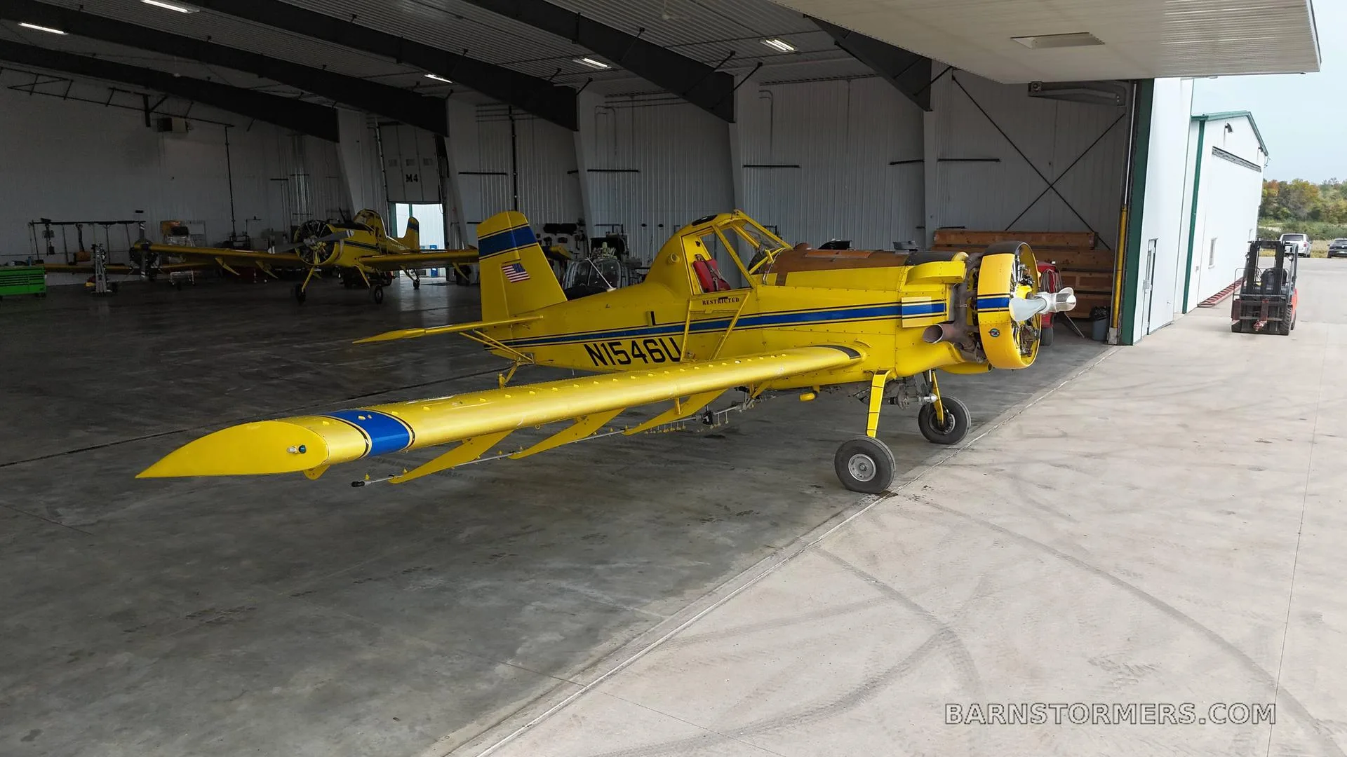 Exterior view of a Air Tractor.