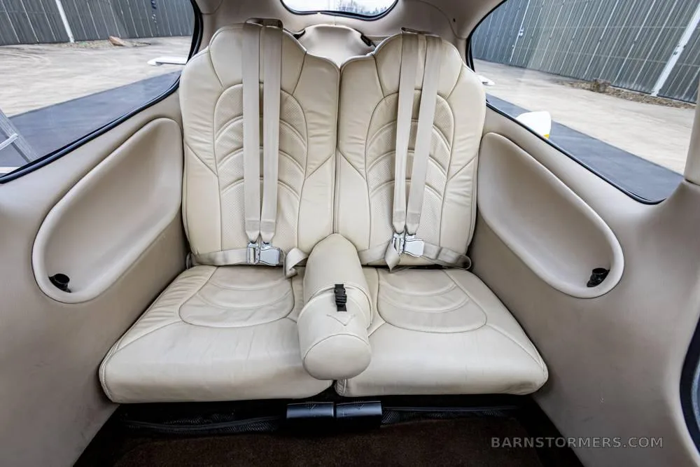 Cabin interior of a 2004 Cirrus SR22-G2.