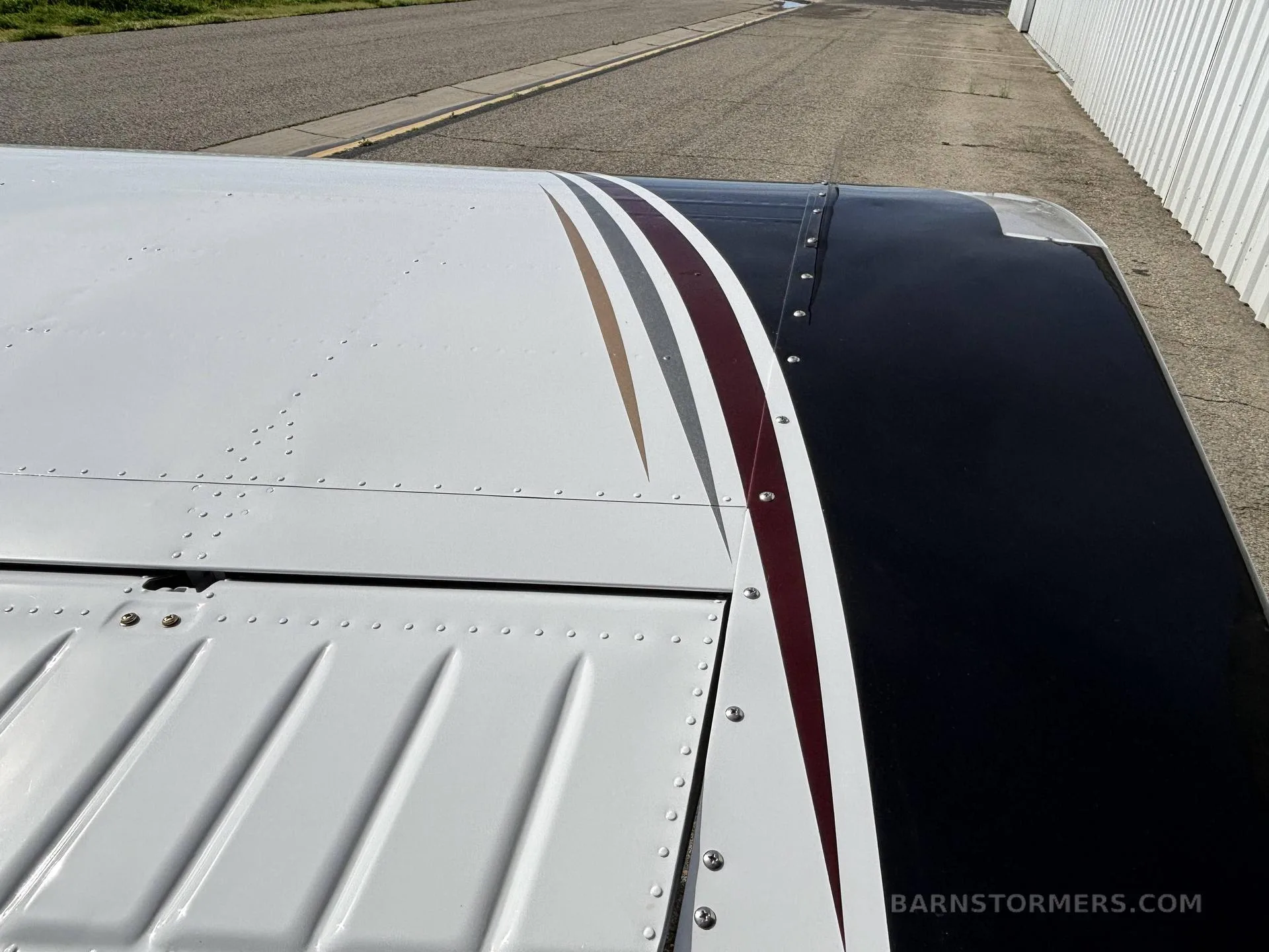 Engine detail of a 1987 Beechcraft F33A BONANZA.