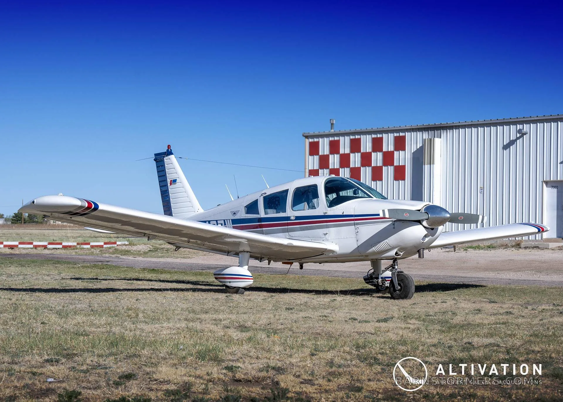 Exterior view of a 1968 Piper CHEROKEE 235.