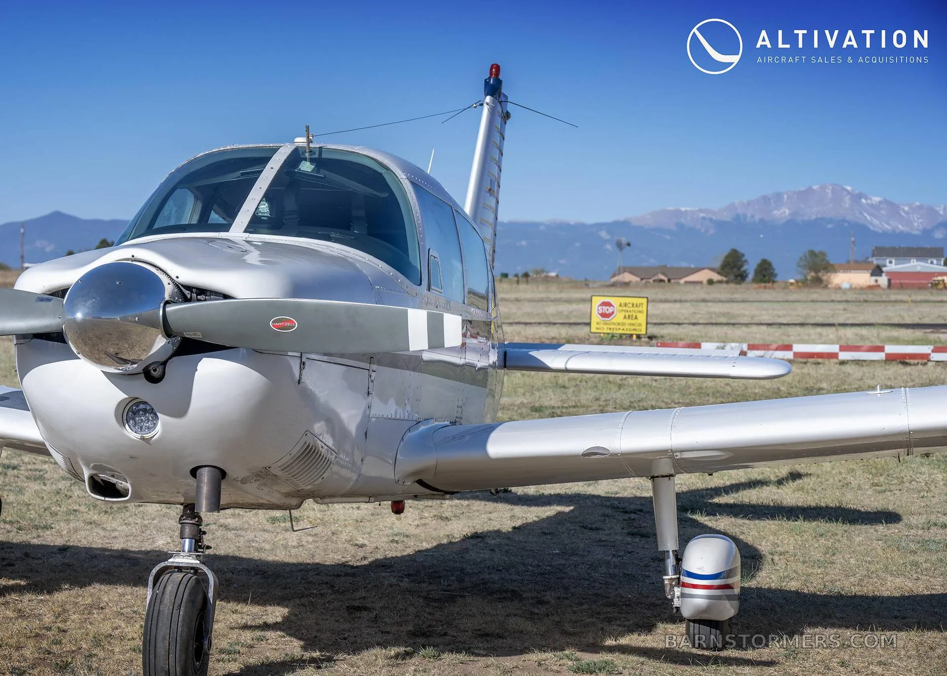 Exterior view of a 1968 Piper CHEROKEE 235.