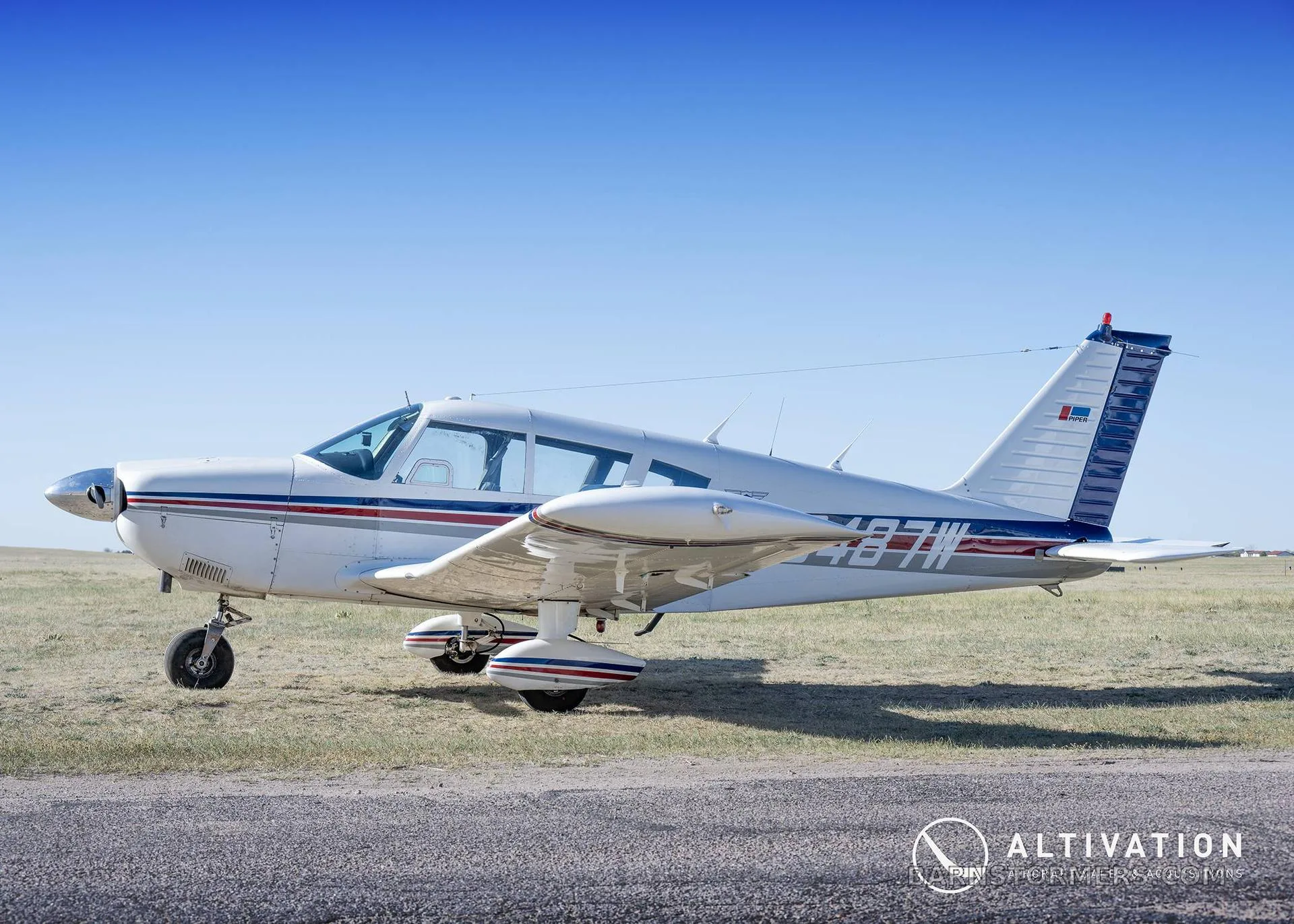 Exterior view of a 1968 Piper CHEROKEE 235.