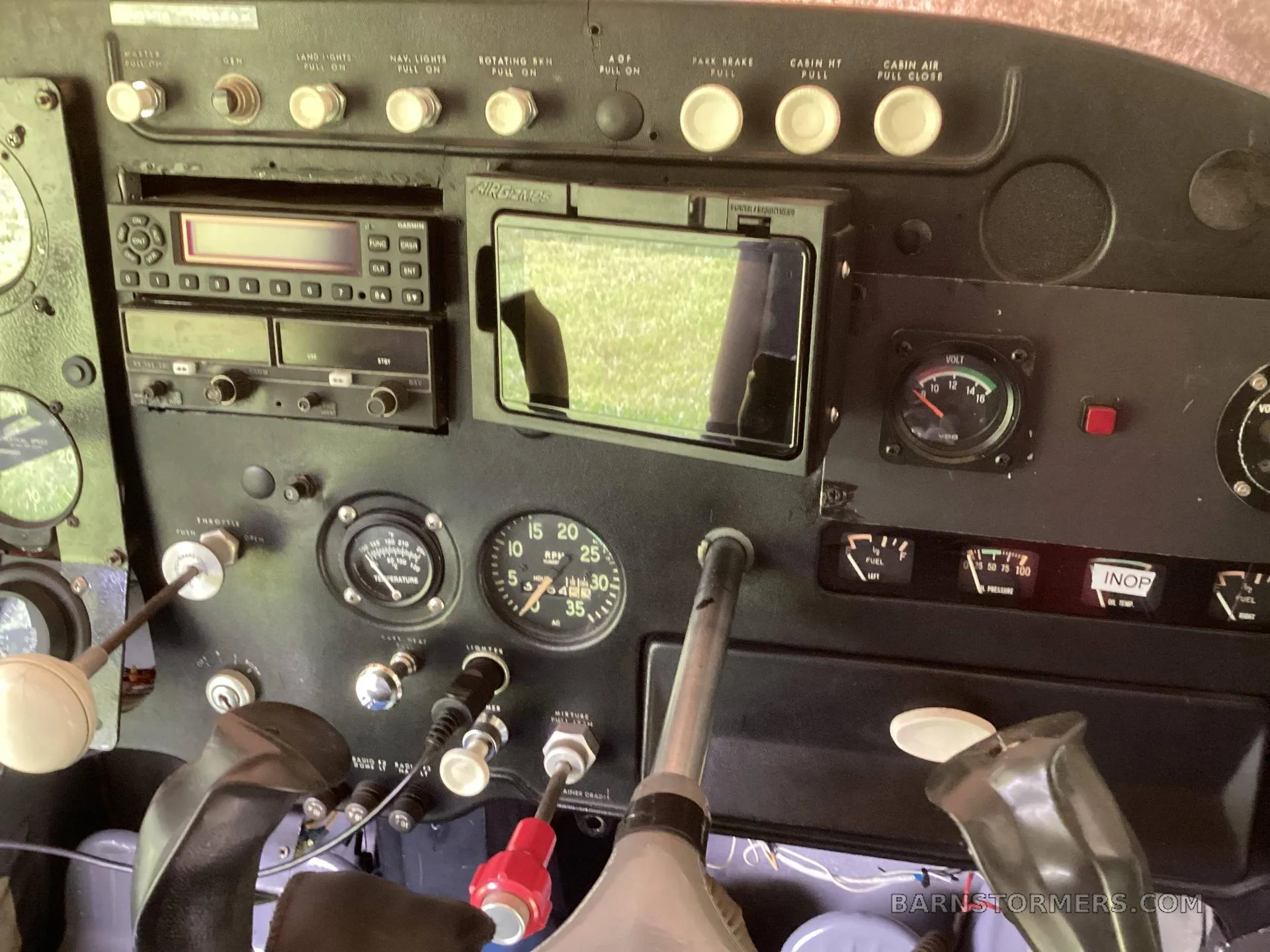 Cockpit and instrument panel of a 1961 Cessna 172B.