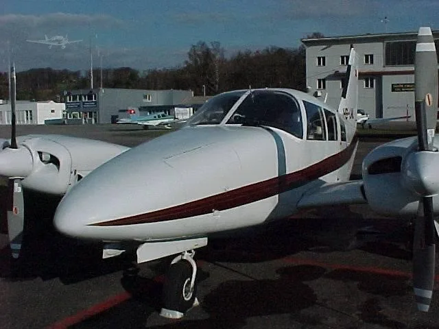Exterior view of a 1972 PIPER SENECA, HB-LML.