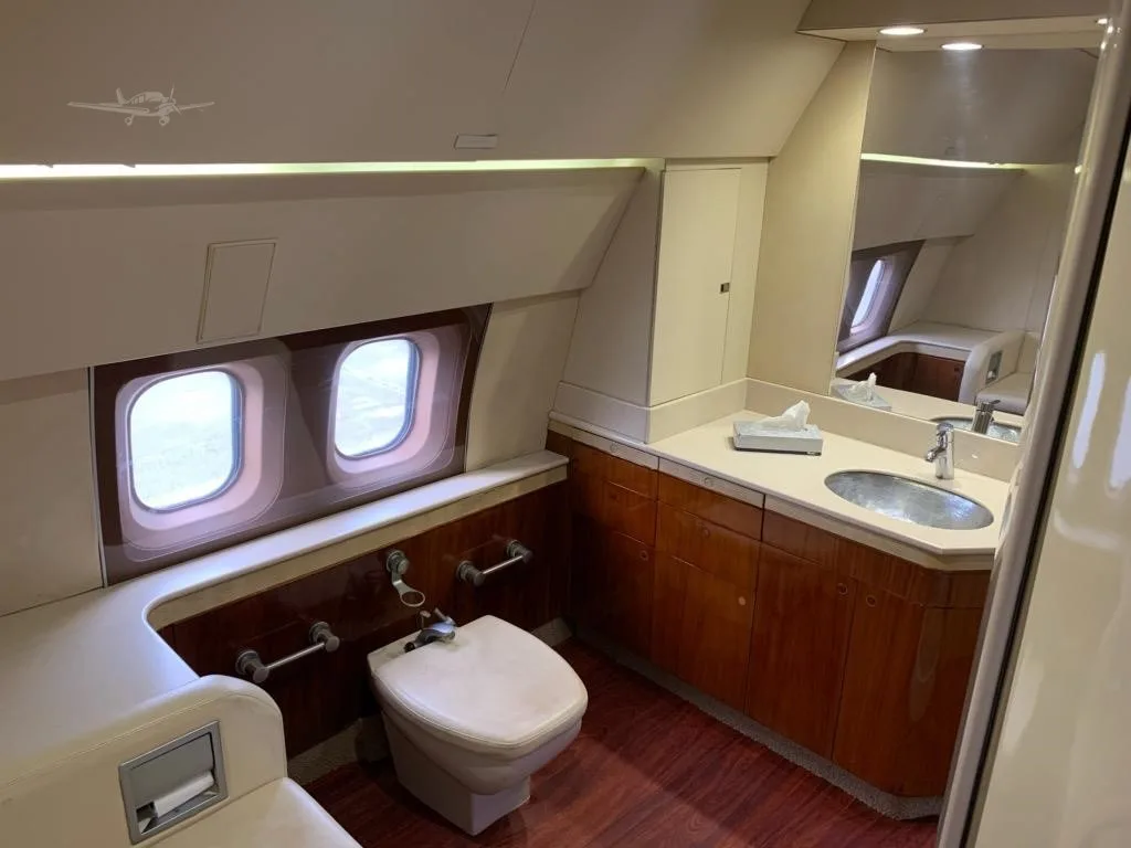 Cabin interior of a 1982 BOEING 727-200 SUPER27.