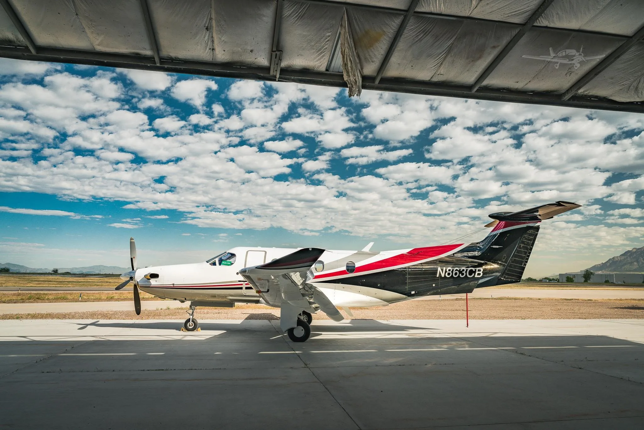 Exterior view of a 2007 PILATUS PC-12/47, N863CB.