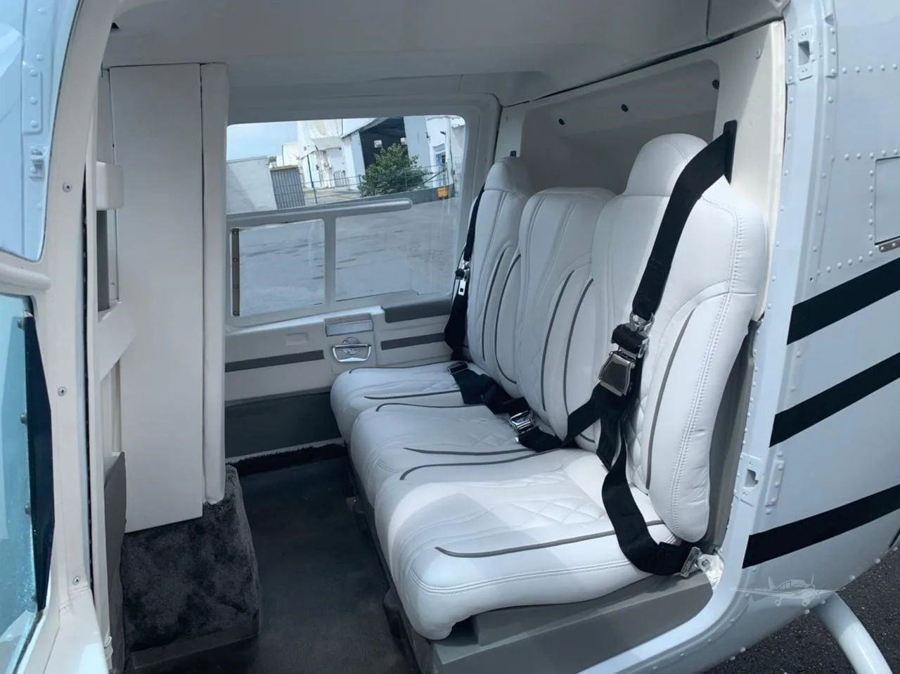 Cabin interior of a 1992 BELL 206B III.