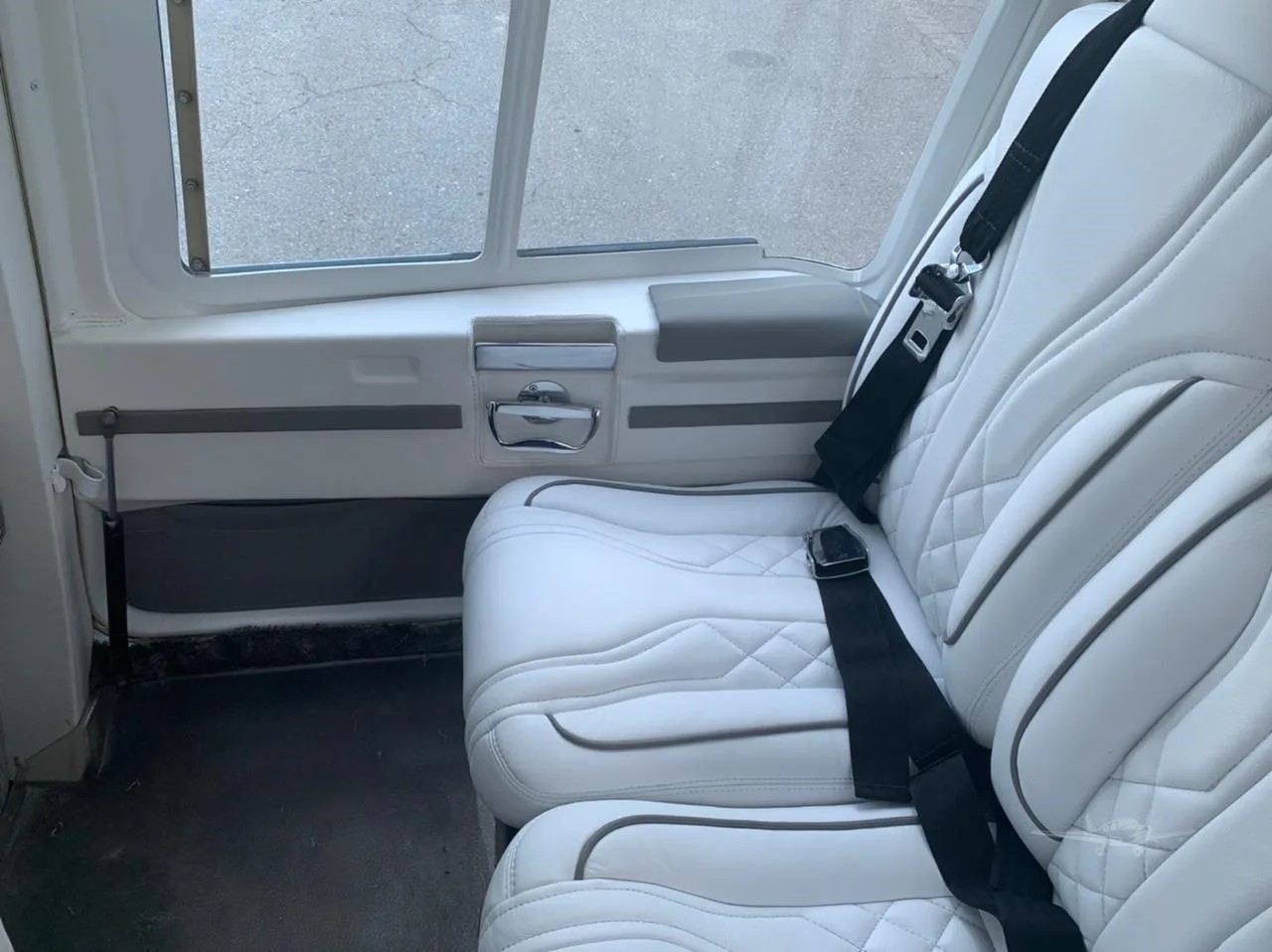 Cabin interior of a 1992 BELL 206B III.