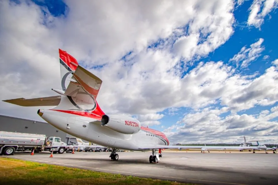 Exterior view of a 2000 DASSAULT FALCON 2000.