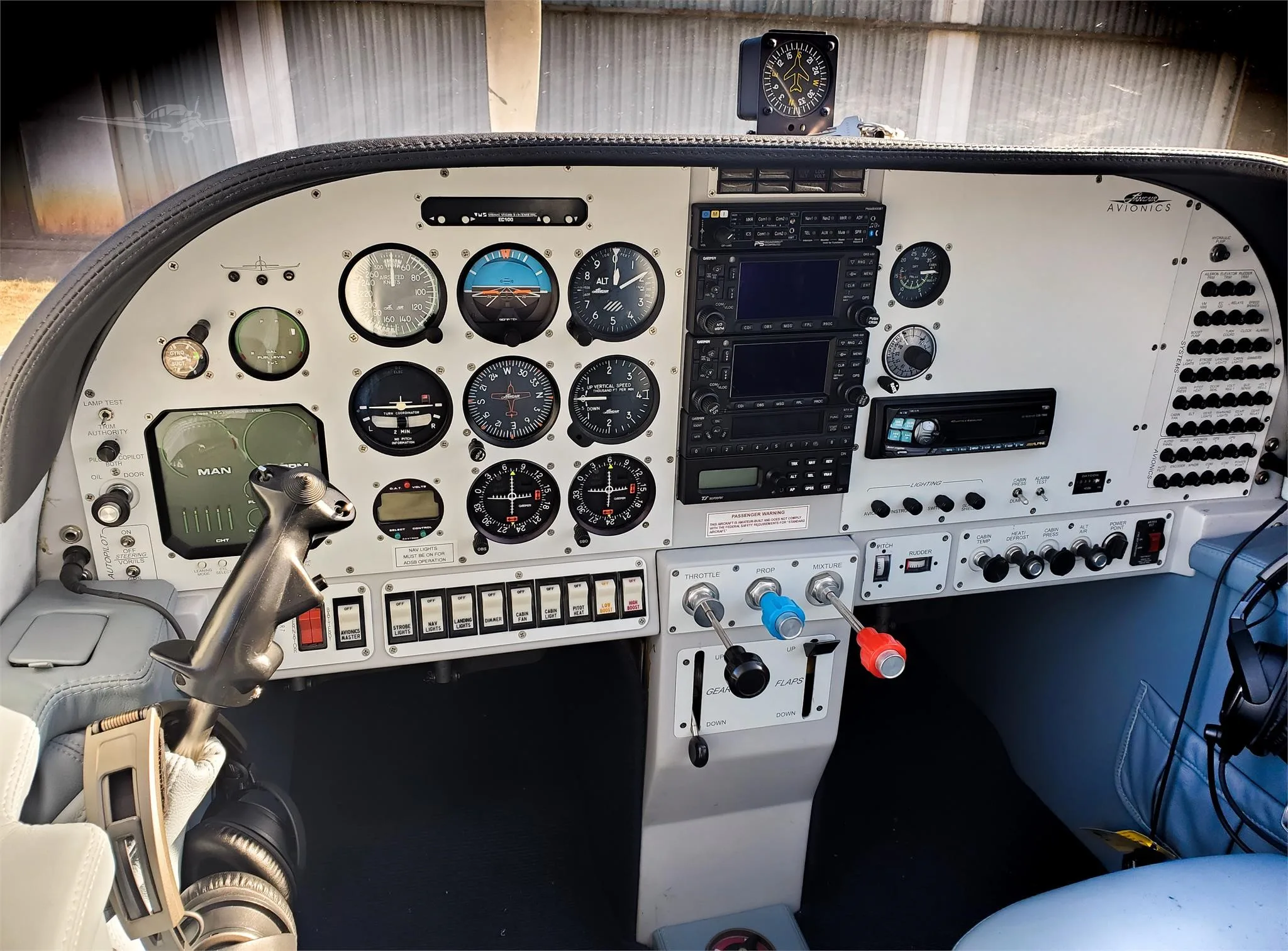 Cockpit and instrument panel of a 2003 LANCAIR IV-P.