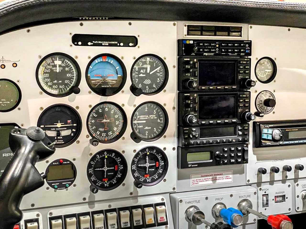 Cockpit and instrument panel of a 2003 LANCAIR IV-P.